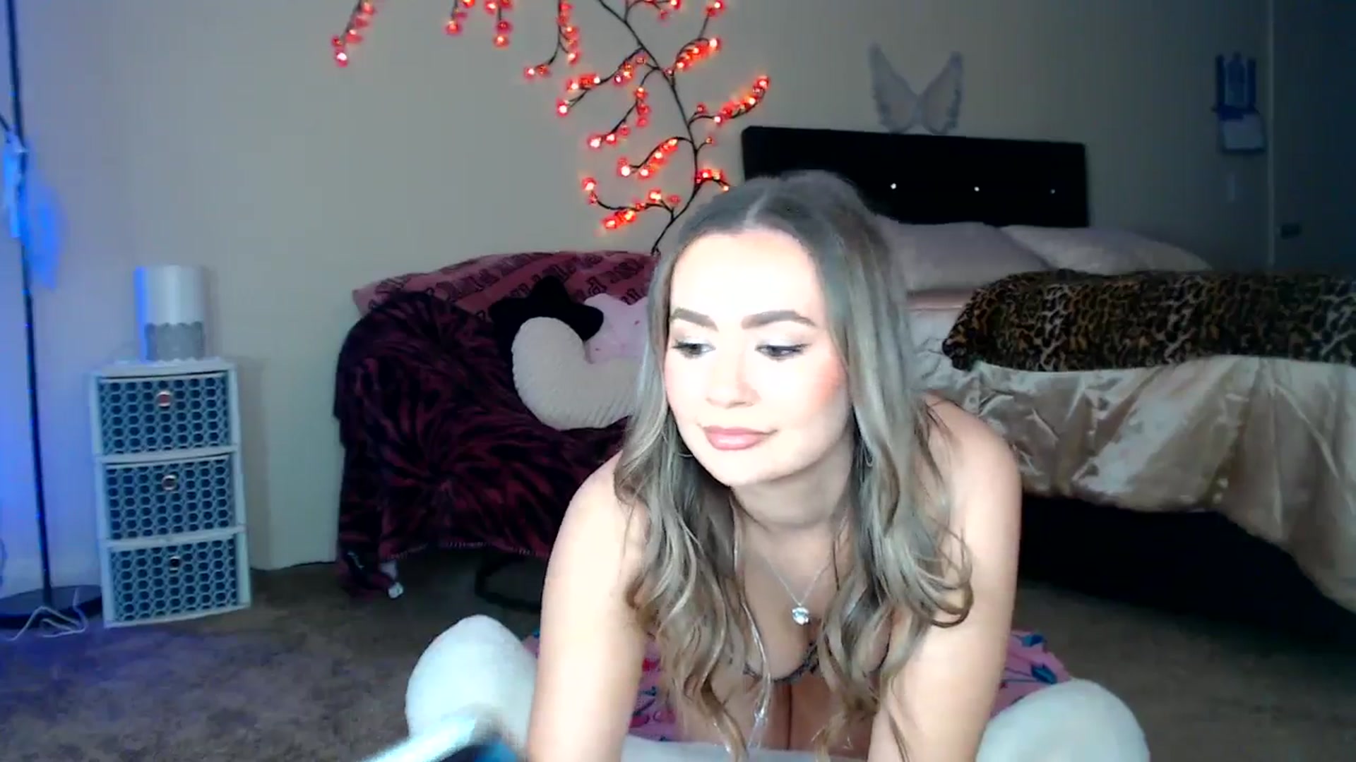 Gallery image thumbnail from Hollydollxo's myfreecams stream on, 01/15/2026, 21:32 image 5 of 20