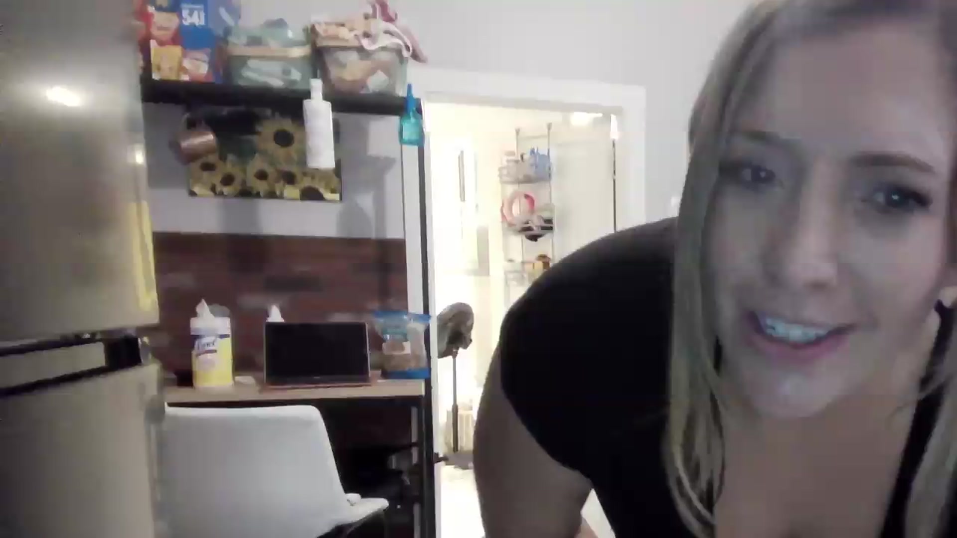 Gallery image thumbnail from Hollyharmd's myfreecams stream on, 08/15/2026, 11:39 image 2 of 20