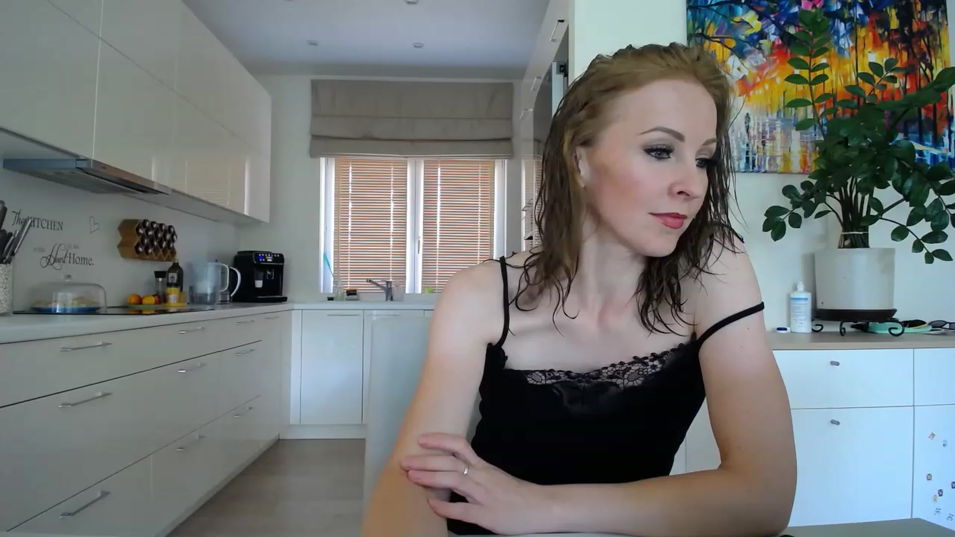Gallery image thumbnail from HolyEmily's myfreecams stream on, 06/30/2023, 10:18 image 14 of 20