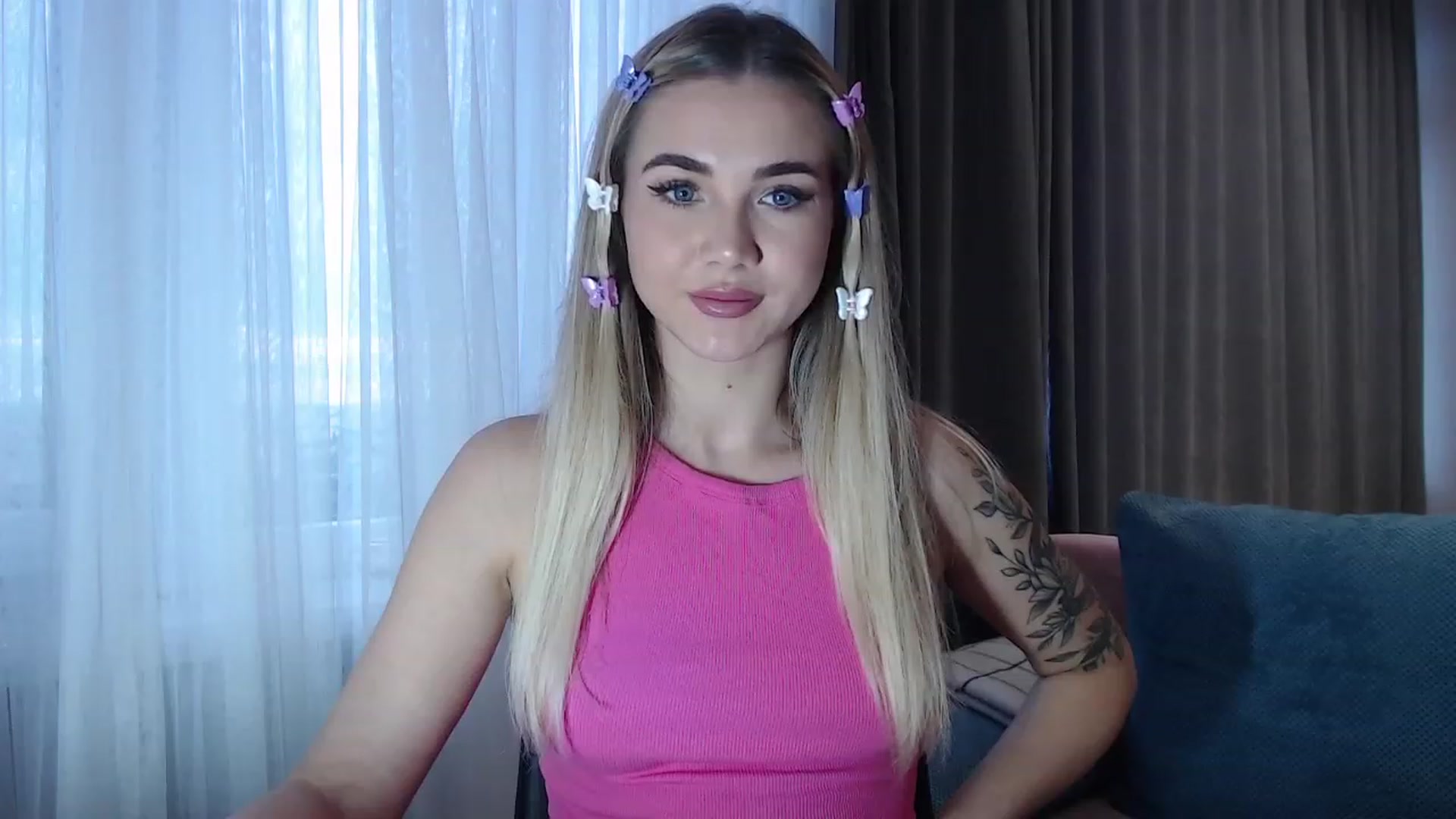 Gallery image thumbnail from HolyMeow's myfreecams stream on, 06/11/2023, 18:20 image 2 of 20