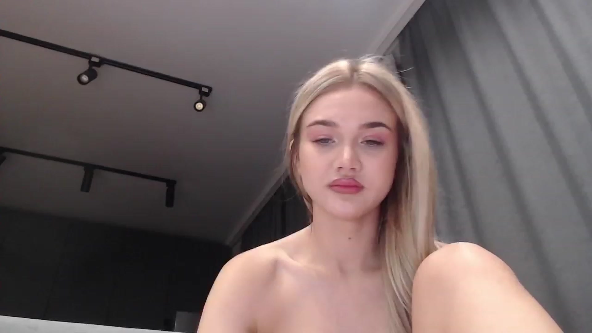 Gallery image thumbnail from HolyMeow's myfreecams stream on, 08/09/2023, 18:29 image 13 of 20