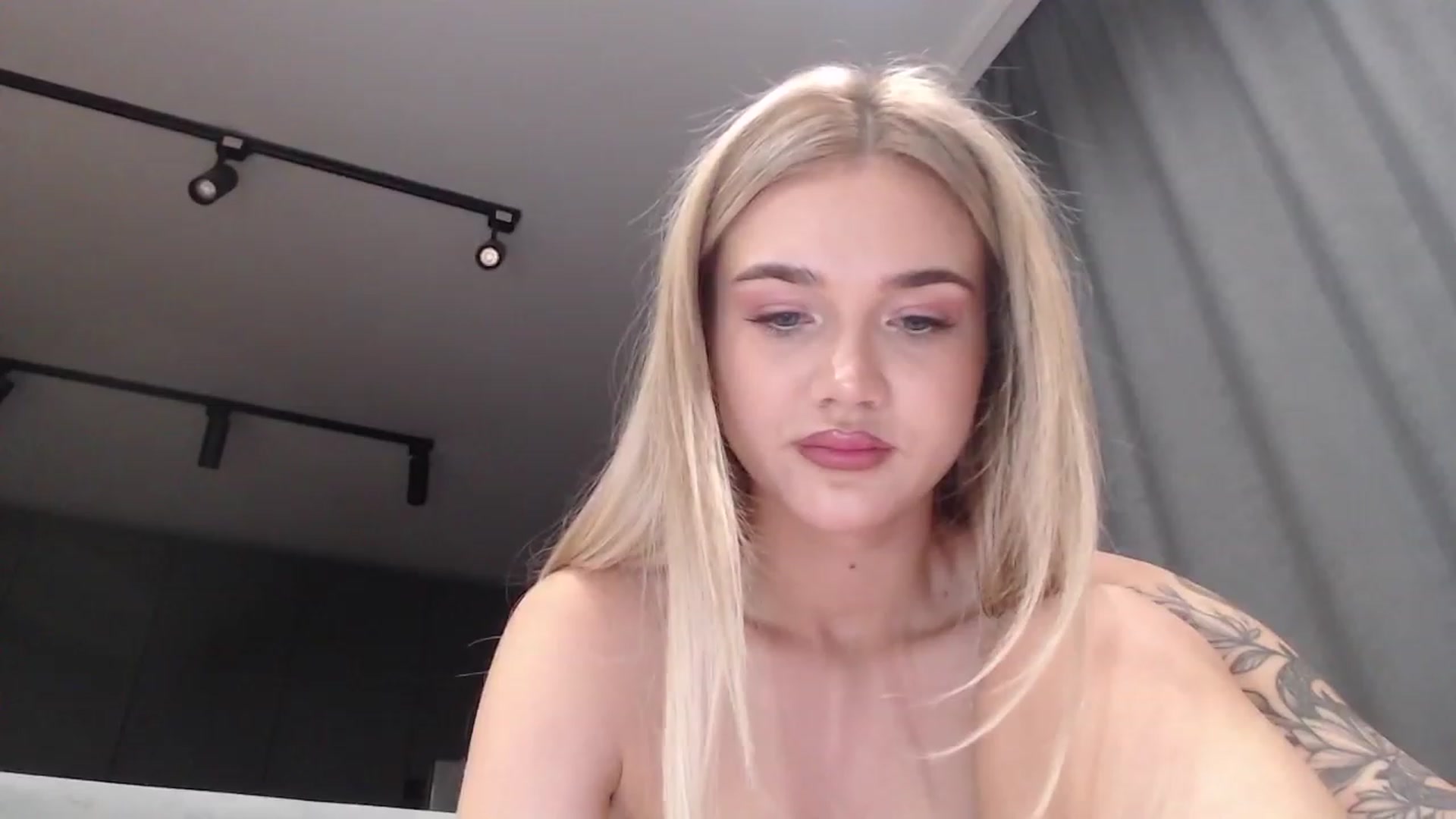 Gallery image thumbnail from HolyMeow's myfreecams stream on, 08/09/2023, 18:29 image 1 of 20
