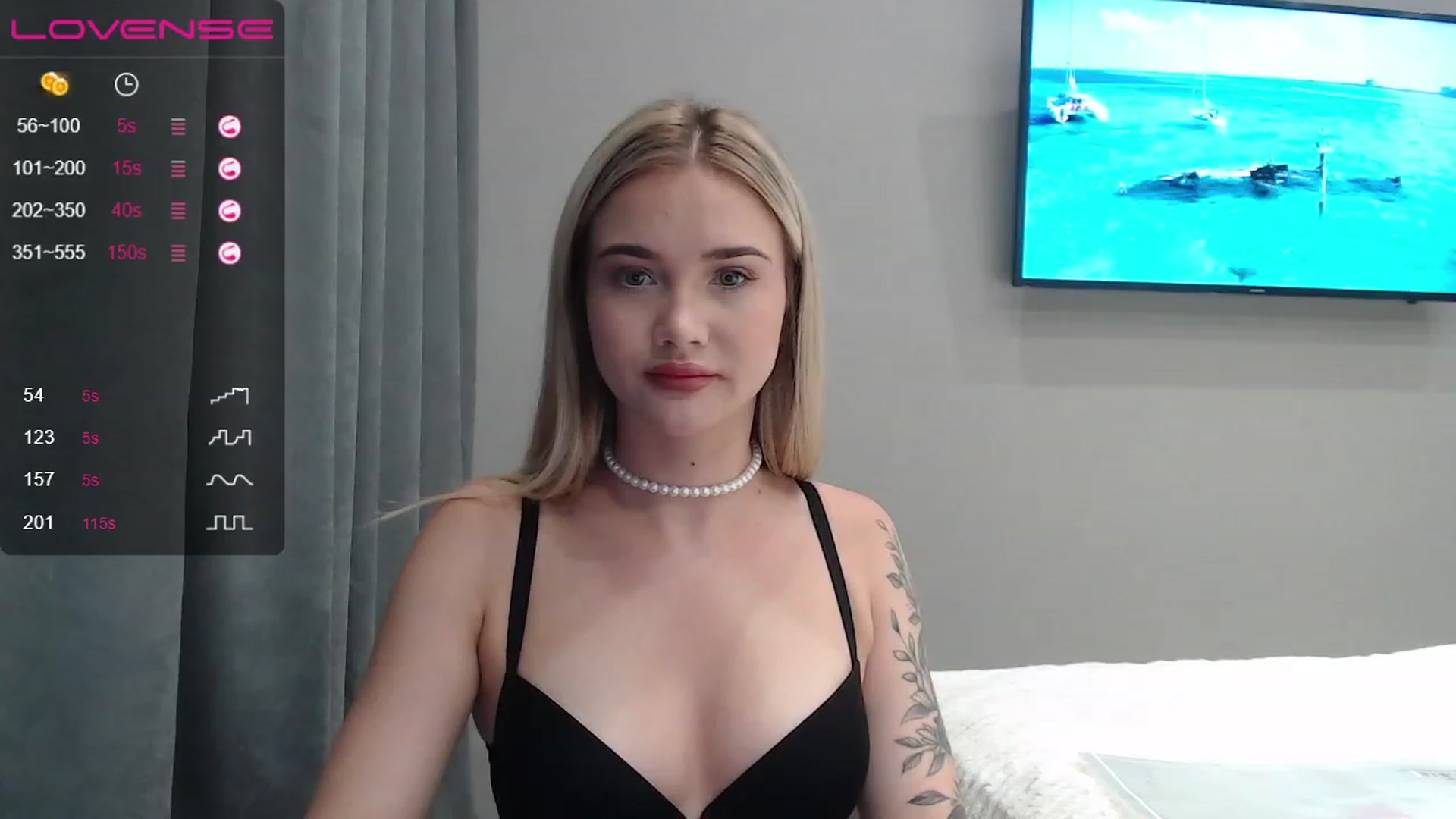Gallery image thumbnail from HolyMeow's myfreecams stream on, 08/19/2023, 22:27 image 16 of 20