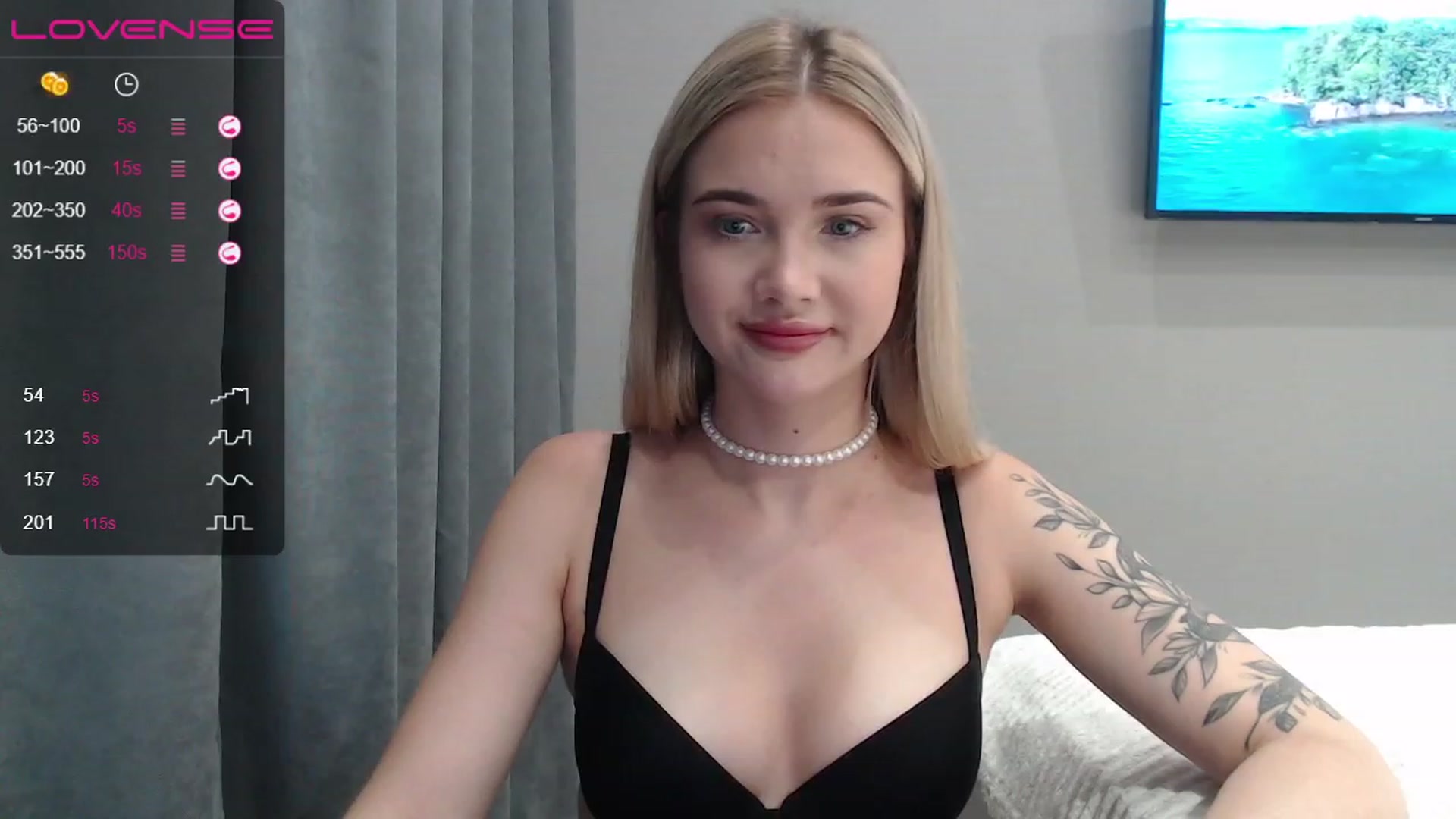 Gallery image thumbnail from HolyMeow's myfreecams stream on, 08/19/2023, 22:27 image 19 of 20