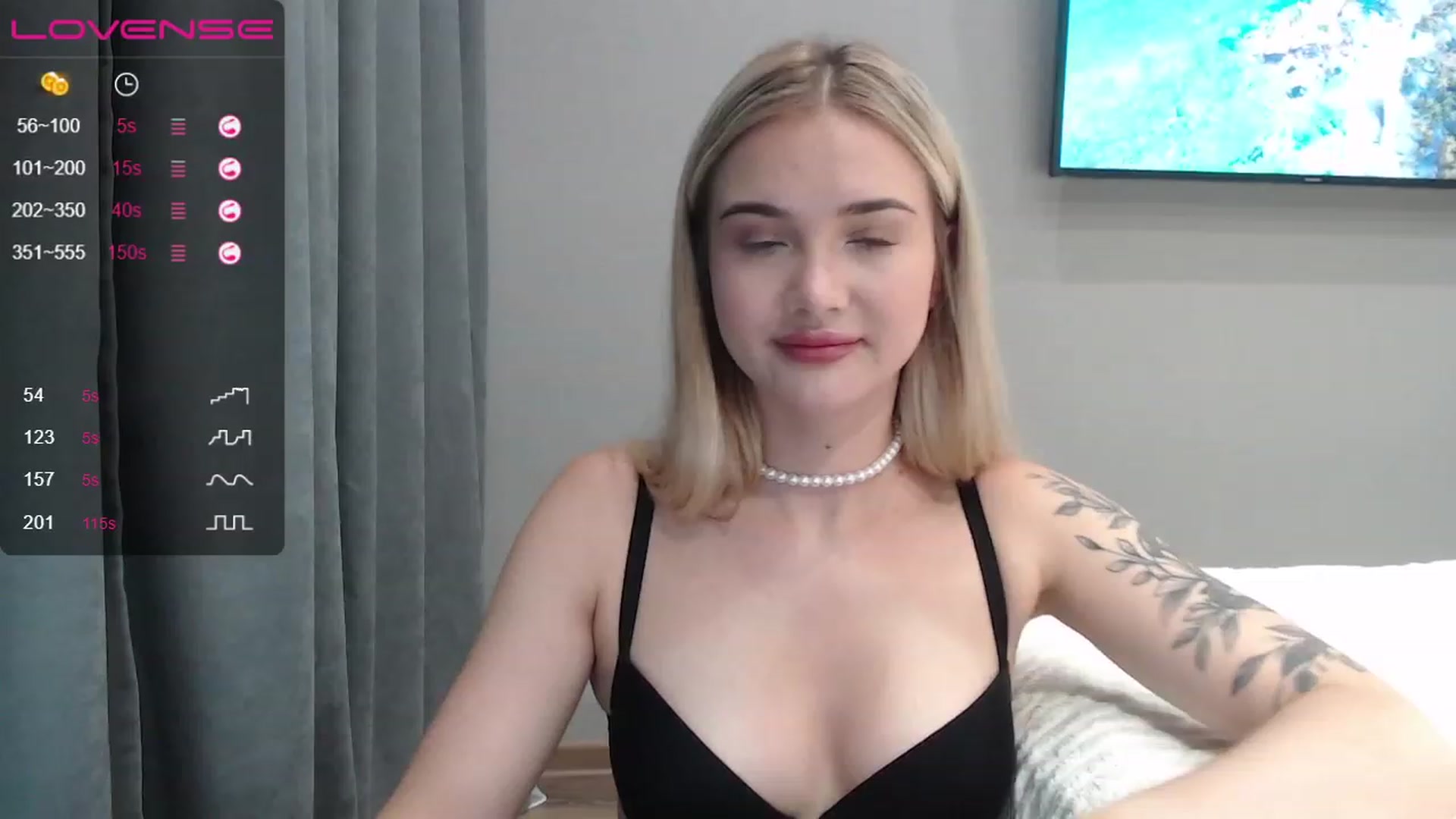 Gallery image thumbnail from HolyMeow's myfreecams stream on, 08/20/2023, 24:09 image 16 of 20