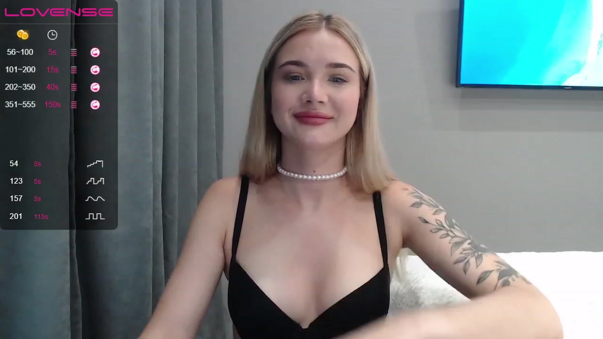 Gallery image thumbnail from HolyMeow's myfreecams stream on, 08/20/2023, 24:09 image 18 of 20