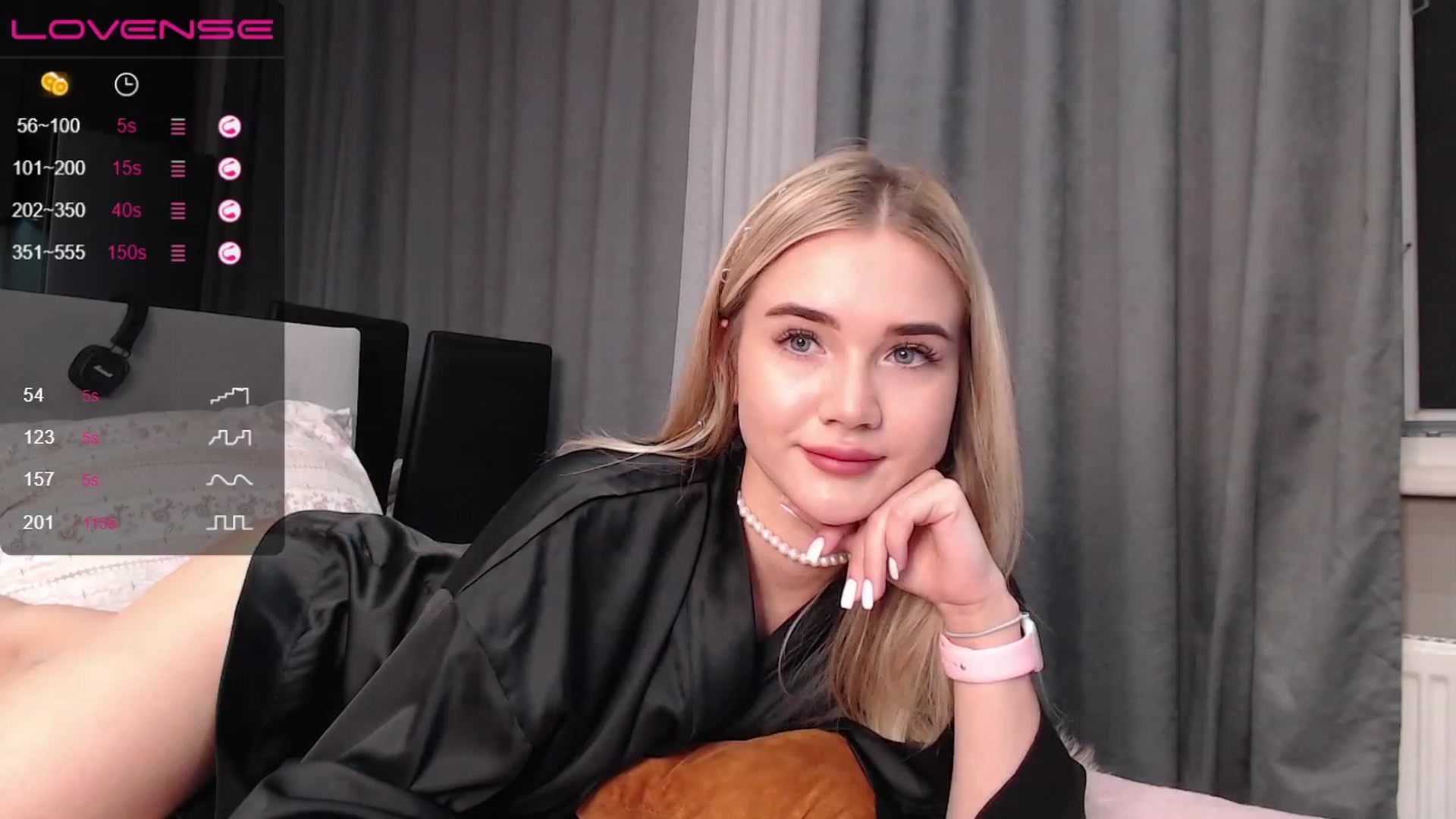Gallery image thumbnail from HolyMeow's myfreecams stream on, 09/11/2023, 19:49 image 3 of 20