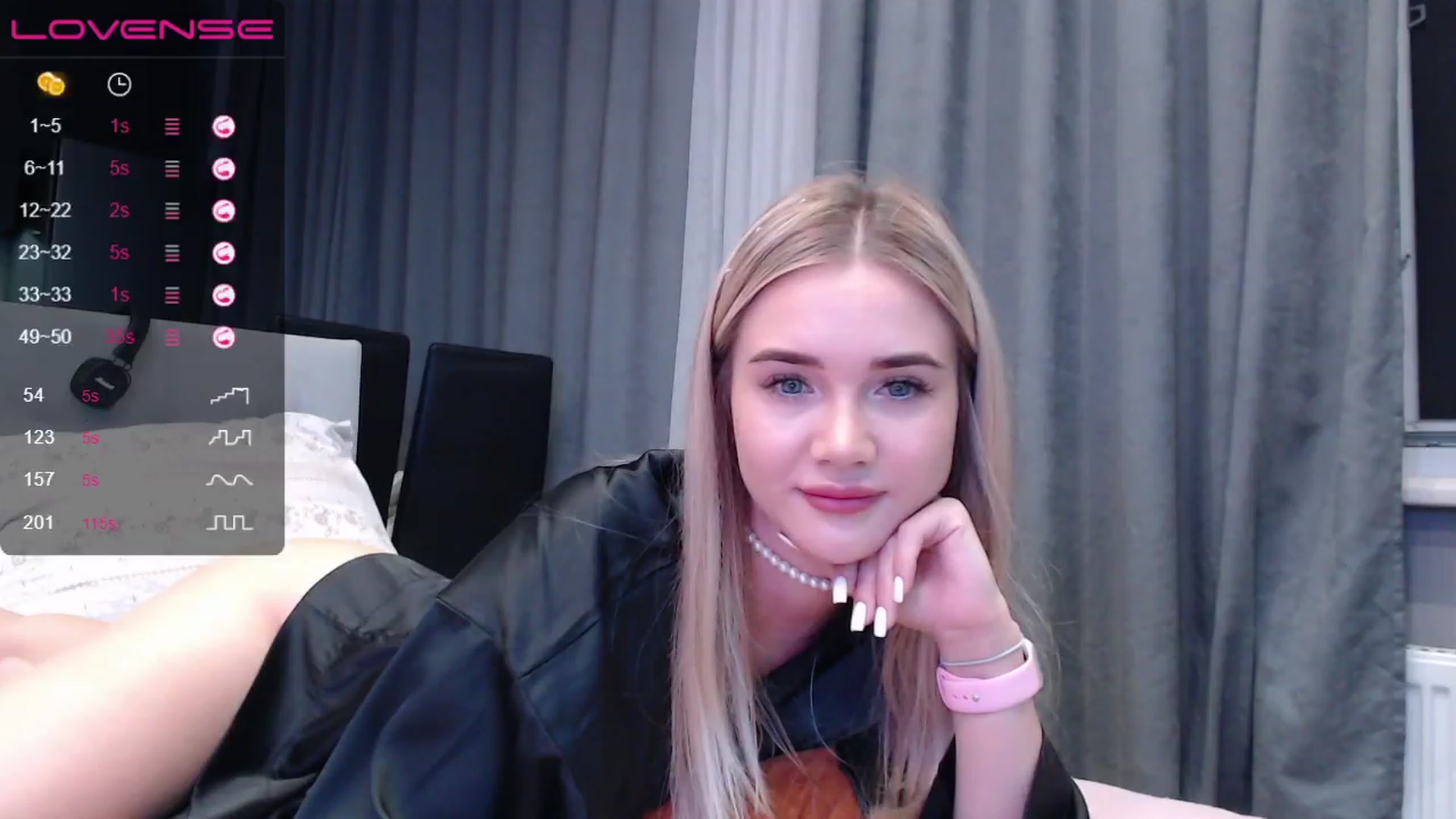 Gallery image thumbnail from HolyMeow's myfreecams stream on, 09/11/2023, 19:49 image 16 of 20