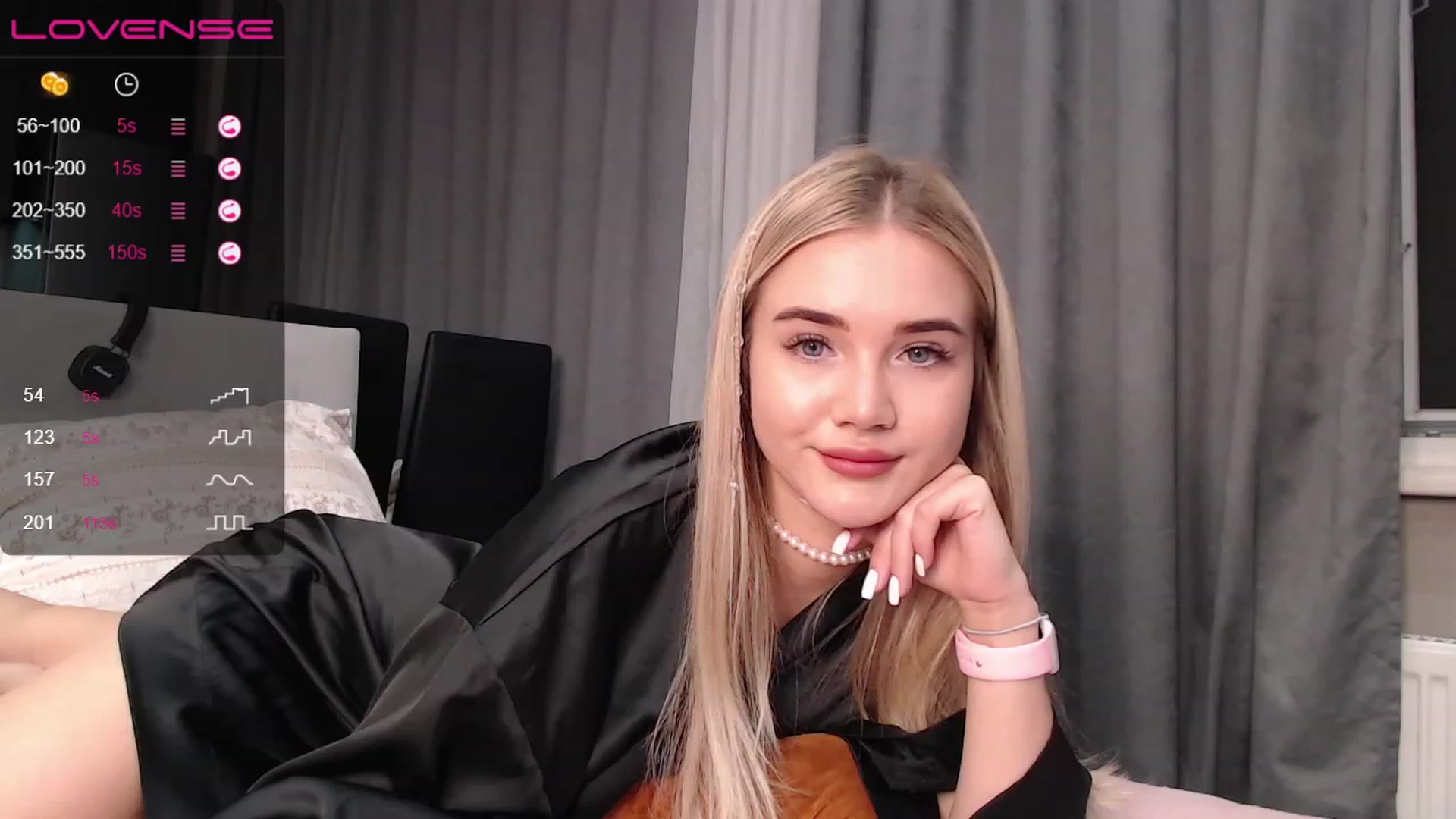 Gallery image thumbnail from HolyMeow's myfreecams stream on, 09/11/2023, 19:49 image 2 of 20