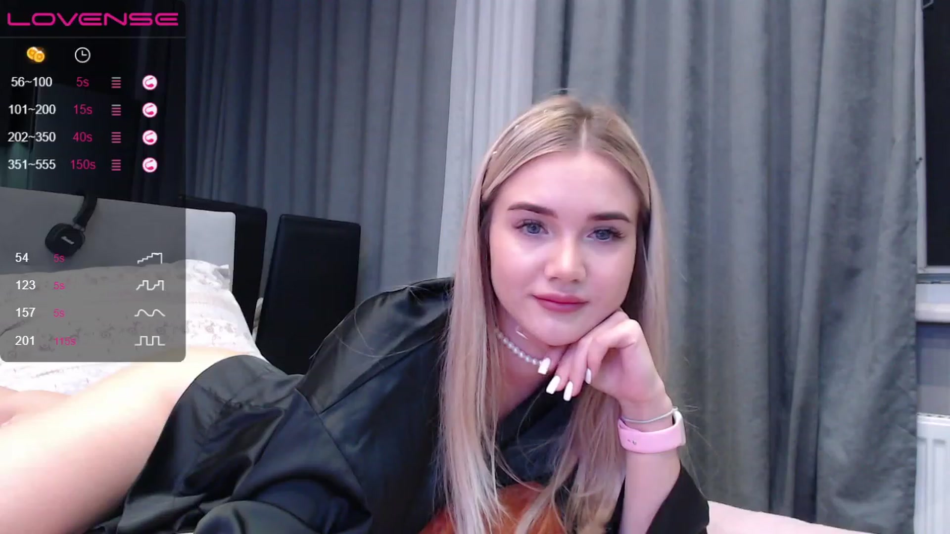 Gallery image thumbnail from HolyMeow's myfreecams stream on, 09/11/2023, 19:49 image 11 of 20