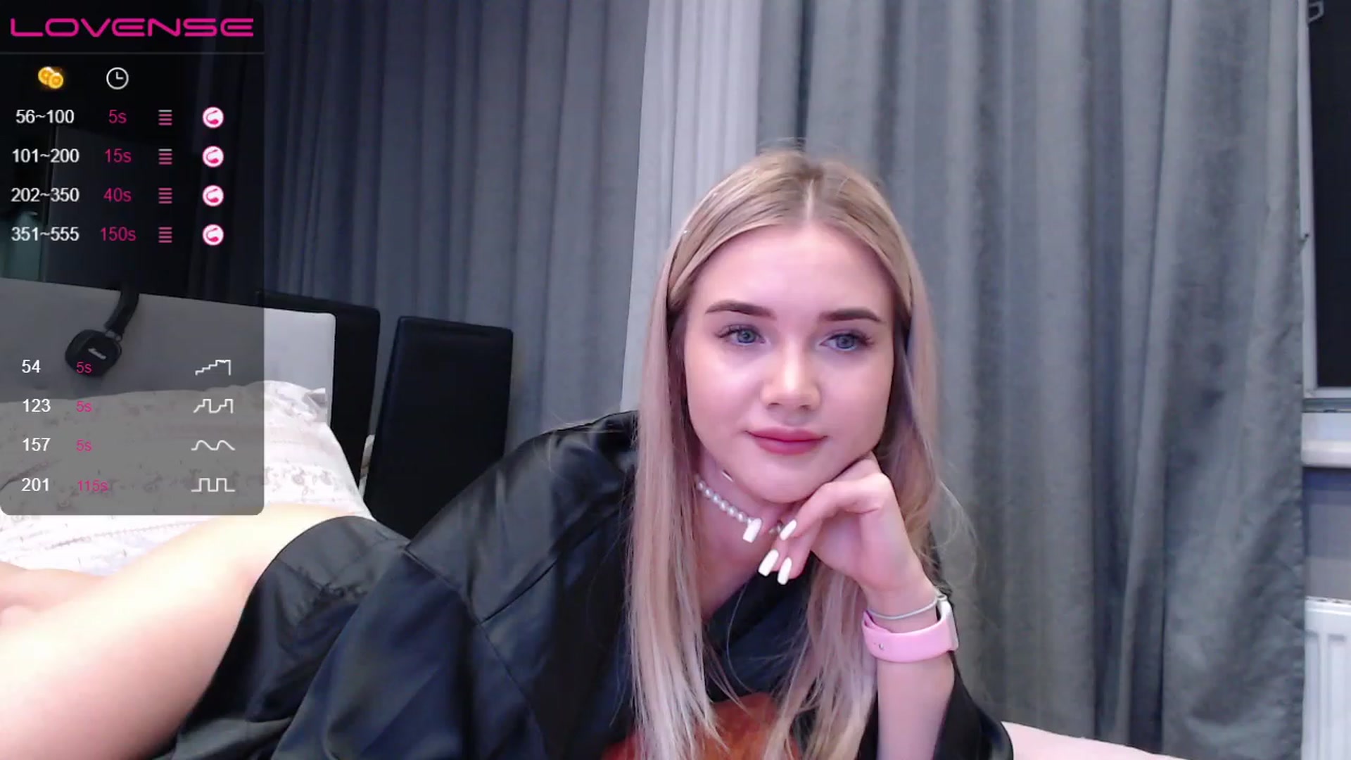 Gallery image thumbnail from HolyMeow's myfreecams stream on, 09/11/2023, 19:49 image 15 of 20
