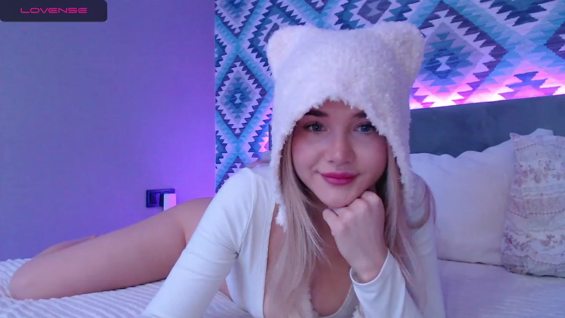 Gallery image thumbnail from HolyMeow's myfreecams stream on, 12/26/2023, 06:40 image 20 of 20