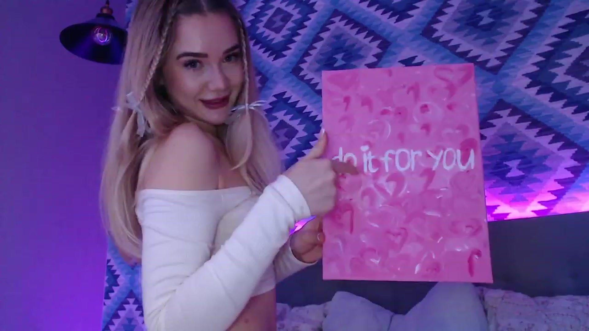 Gallery image thumbnail from HolyMeow's myfreecams stream on, 03/11/2024, 04:01 image 3 of 20