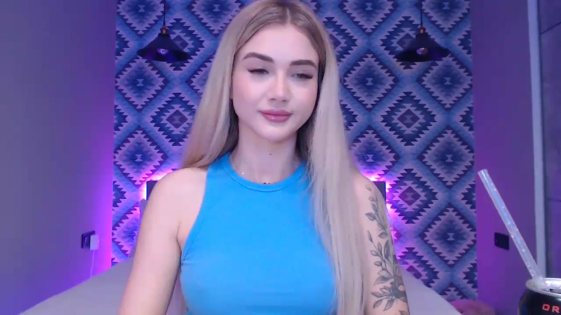 Gallery image thumbnail from HolyMeow's myfreecams stream on, 04/27/2024, 19:43 image 3 of 20