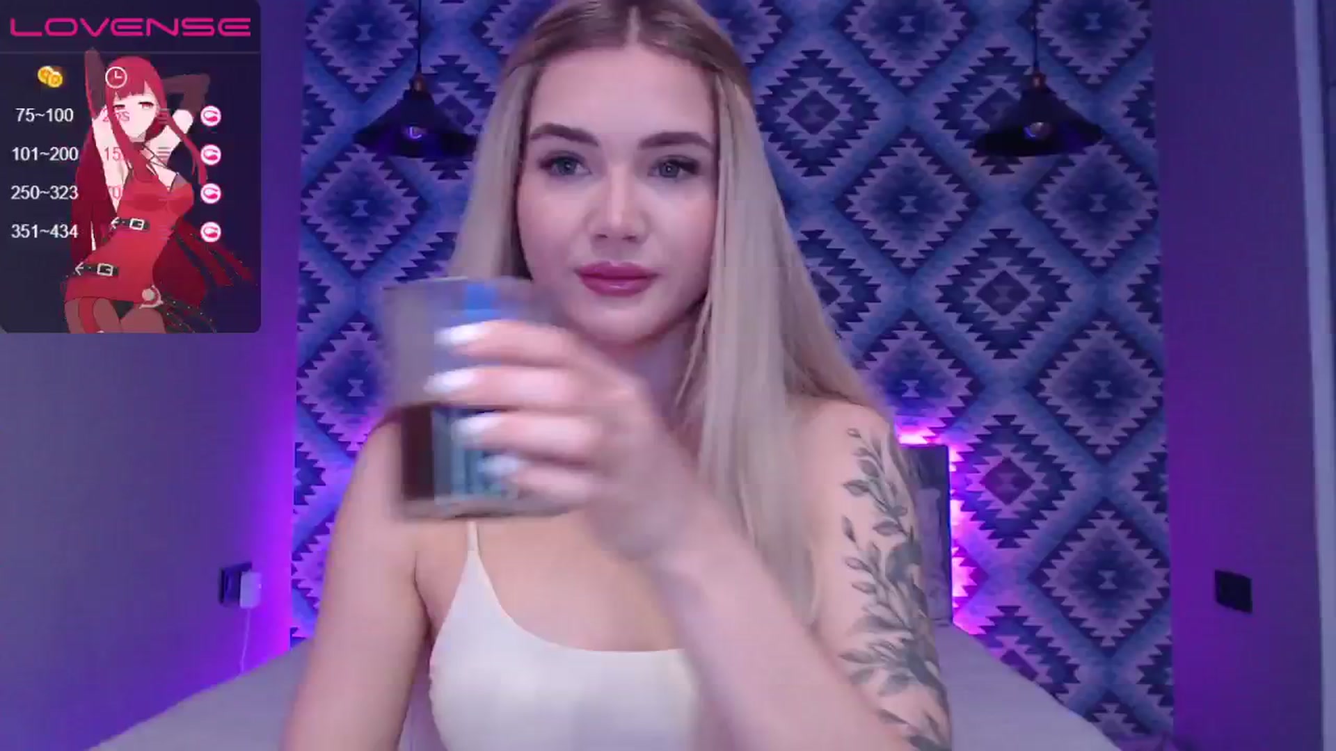 Gallery image thumbnail from HolyMeow's myfreecams stream on, 04/28/2024, 20:11 image 7 of 20