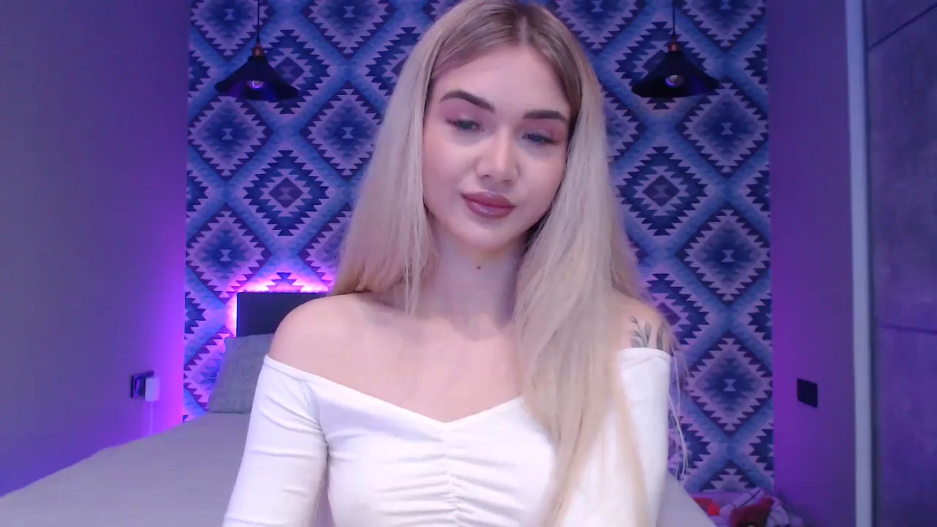 Gallery image thumbnail from HolyMeow's myfreecams stream on, 05/15/2024, 19:27 image 19 of 20
