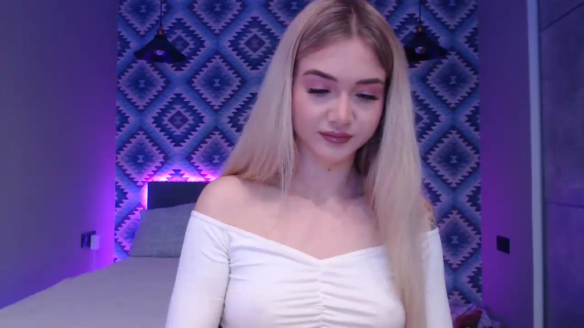 Gallery image thumbnail from HolyMeow's myfreecams stream on, 05/15/2024, 19:27 image 16 of 20
