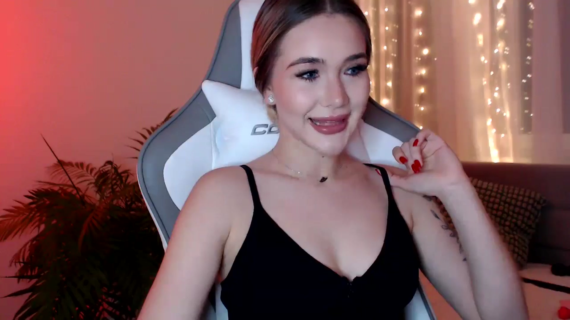 Gallery image thumbnail from HolyMeow's myfreecams stream on, 01/30/2025, 21:46 image 8 of 20