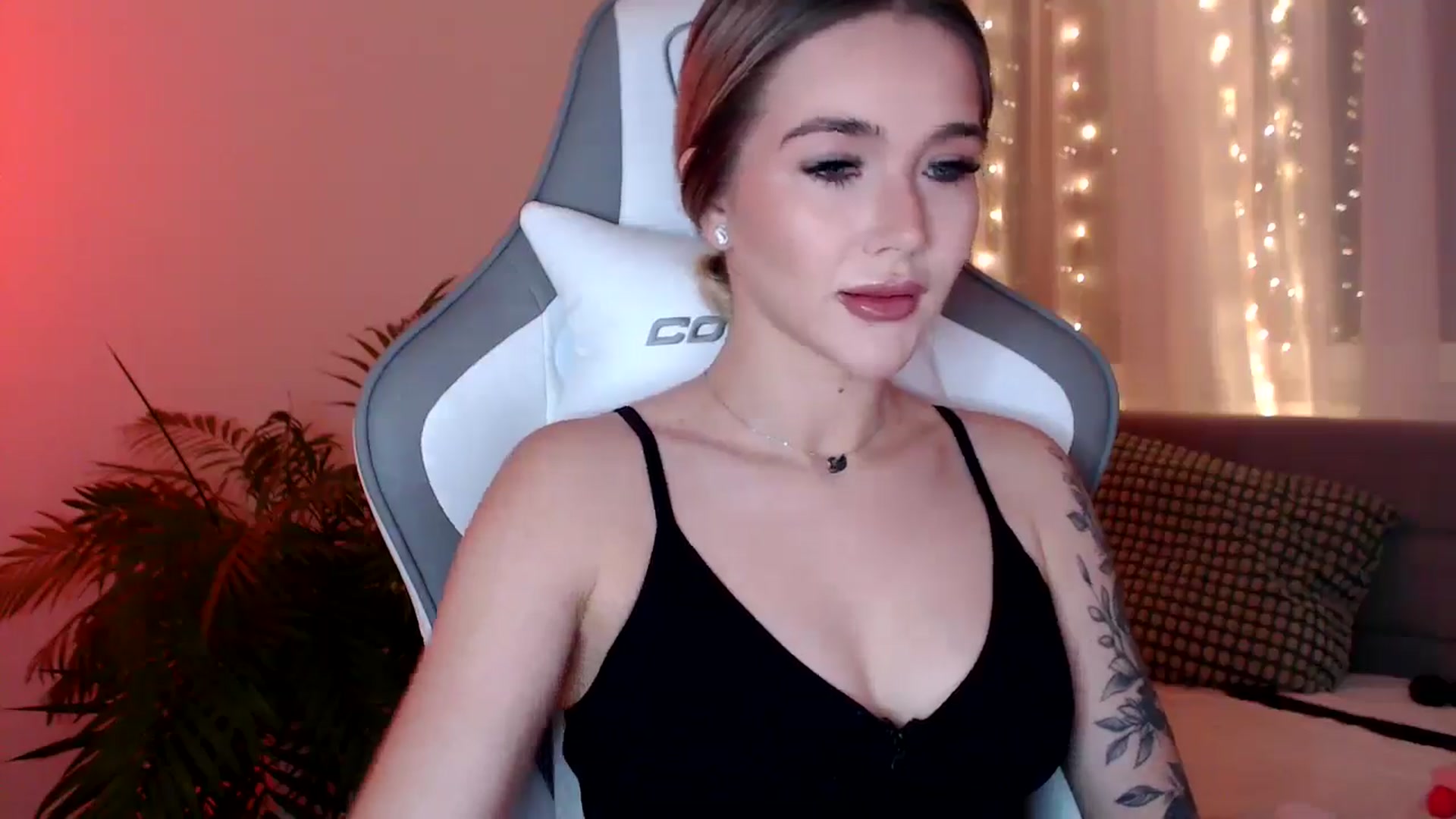 Gallery image thumbnail from HolyMeow's myfreecams stream on, 01/30/2025, 21:46 image 5 of 20