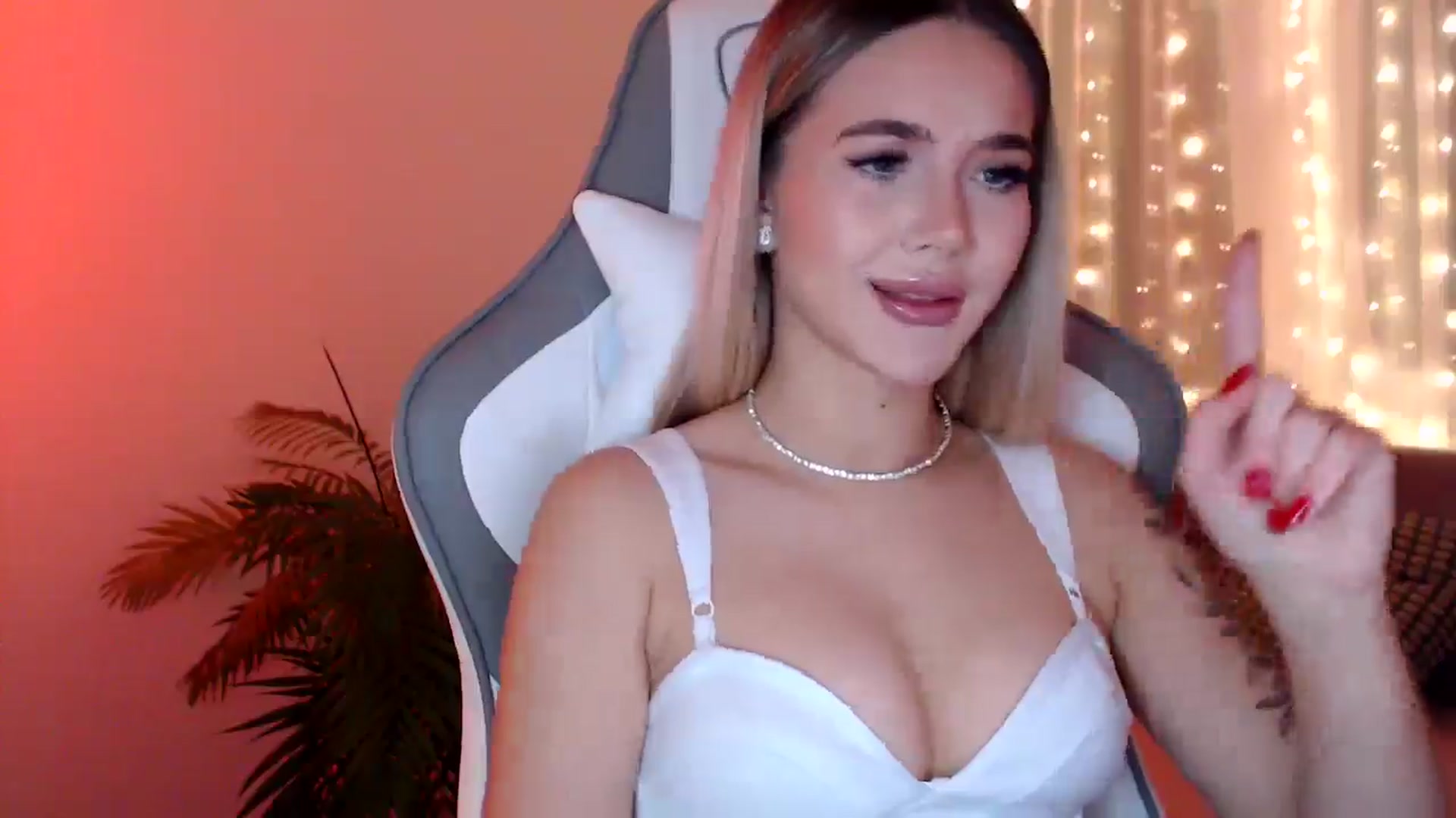 Gallery image thumbnail from HolyMeow's myfreecams stream on, 02/09/2025, 20:51 image 16 of 20