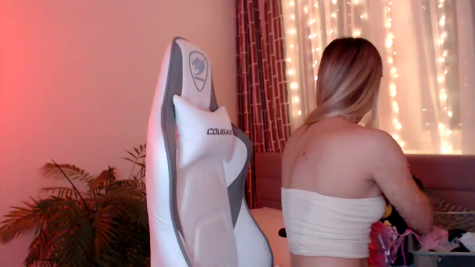 Gallery image thumbnail from HolyMeow's myfreecams stream on, 02/15/2025, 20:45 image 16 of 20