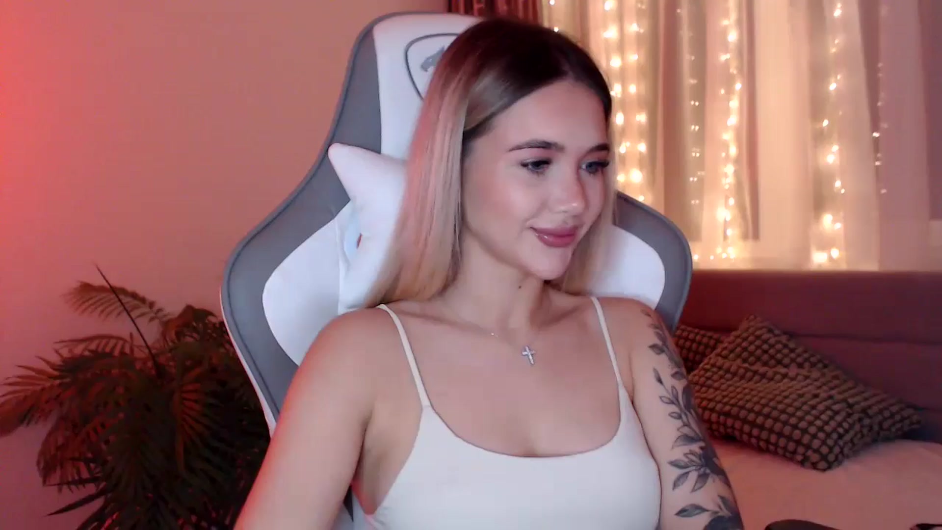 Gallery image thumbnail from HolyMeow's myfreecams stream on, 02/16/2025, 22:09 image 7 of 20