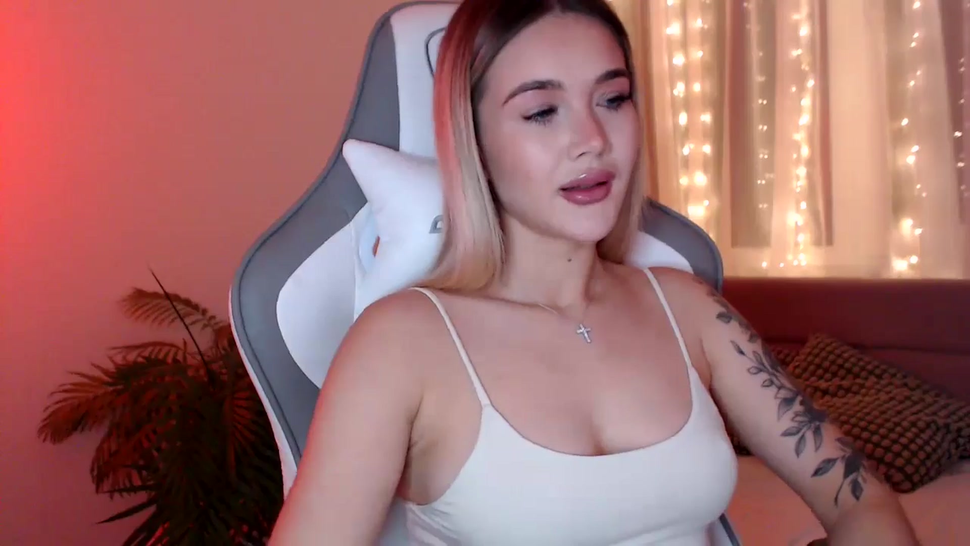 Gallery image thumbnail from HolyMeow's myfreecams stream on, 02/16/2025, 22:09 image 11 of 20