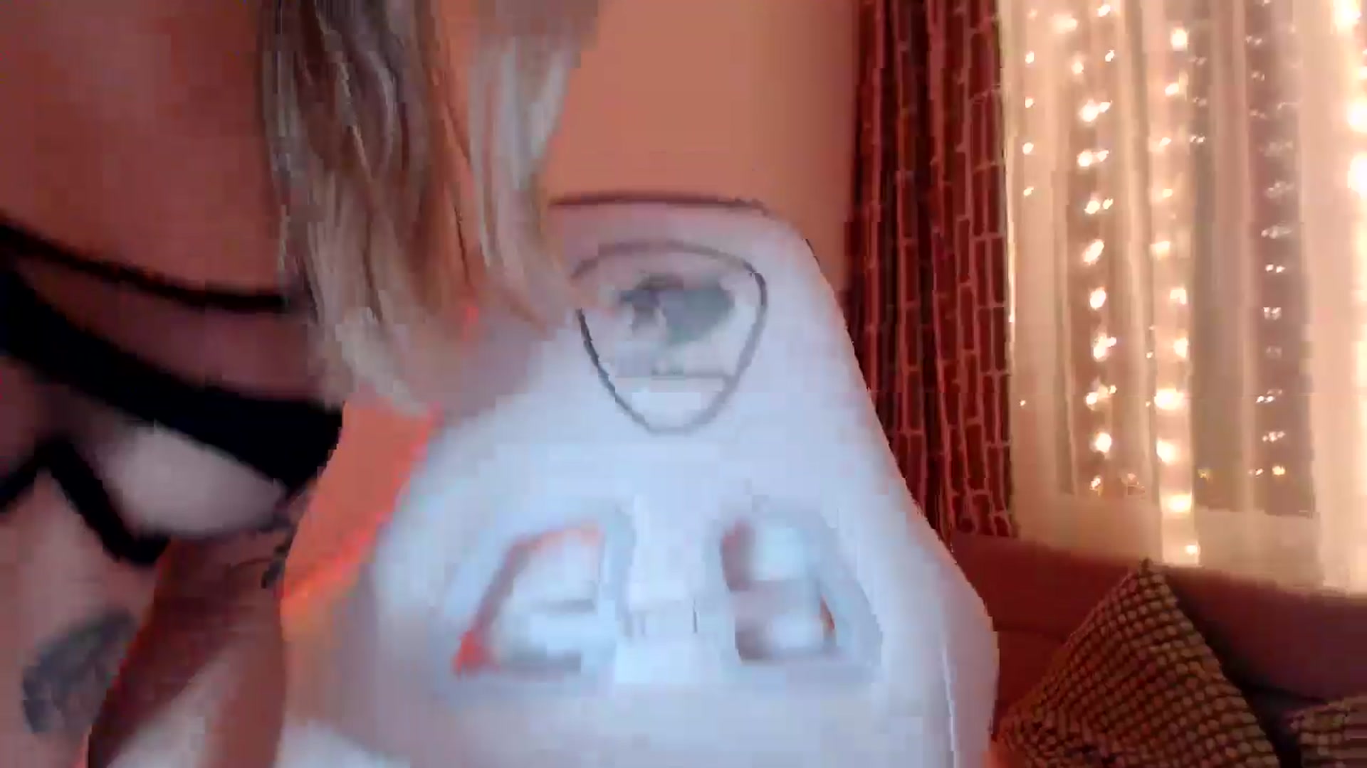 Gallery image thumbnail from HolyMeow's myfreecams stream on, 03/06/2025, 22:13 image 14 of 20