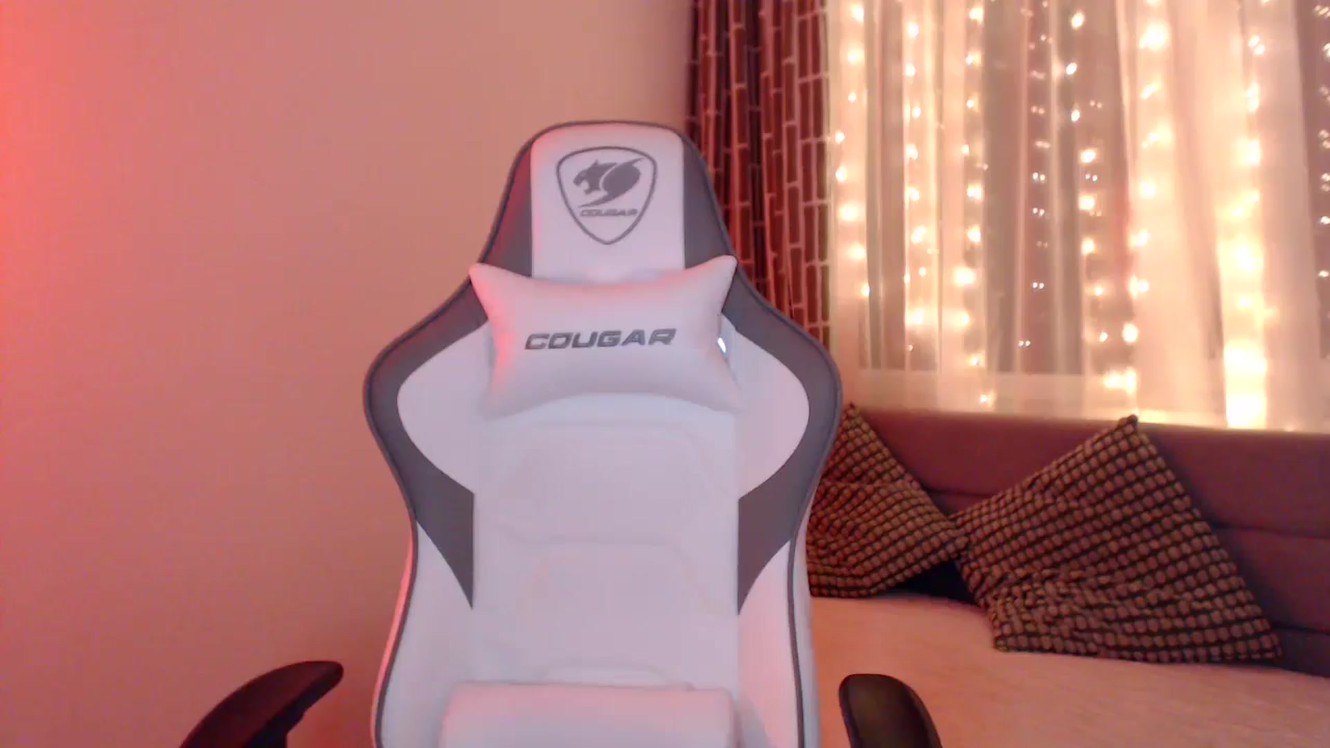 Gallery image thumbnail from HolyMeow's myfreecams stream on, 04/01/2025, 22:43 image 11 of 20