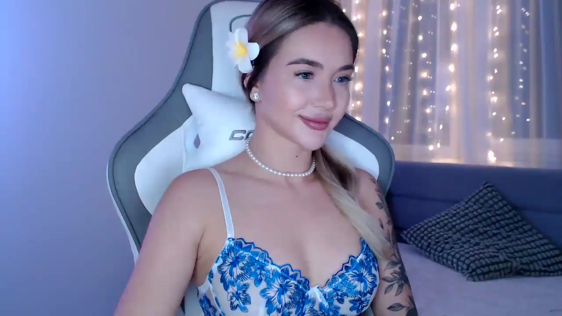 Gallery image thumbnail from HolyMeow's myfreecams stream on, 05/14/2025, 20:20 image 17 of 20