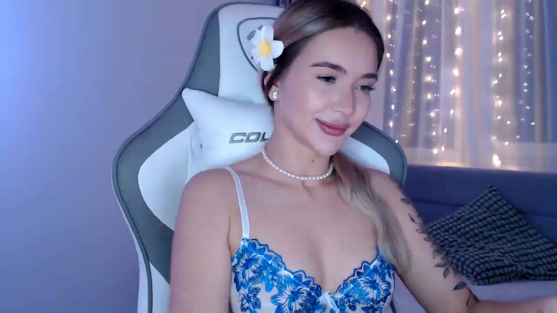 Gallery image thumbnail from HolyMeow's myfreecams stream on, 05/14/2025, 20:20 image 12 of 20