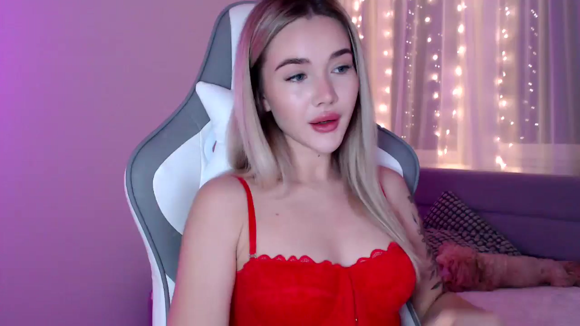 Gallery image thumbnail from HolyMeow's myfreecams stream on, 05/20/2025, 21:08 image 1 of 20