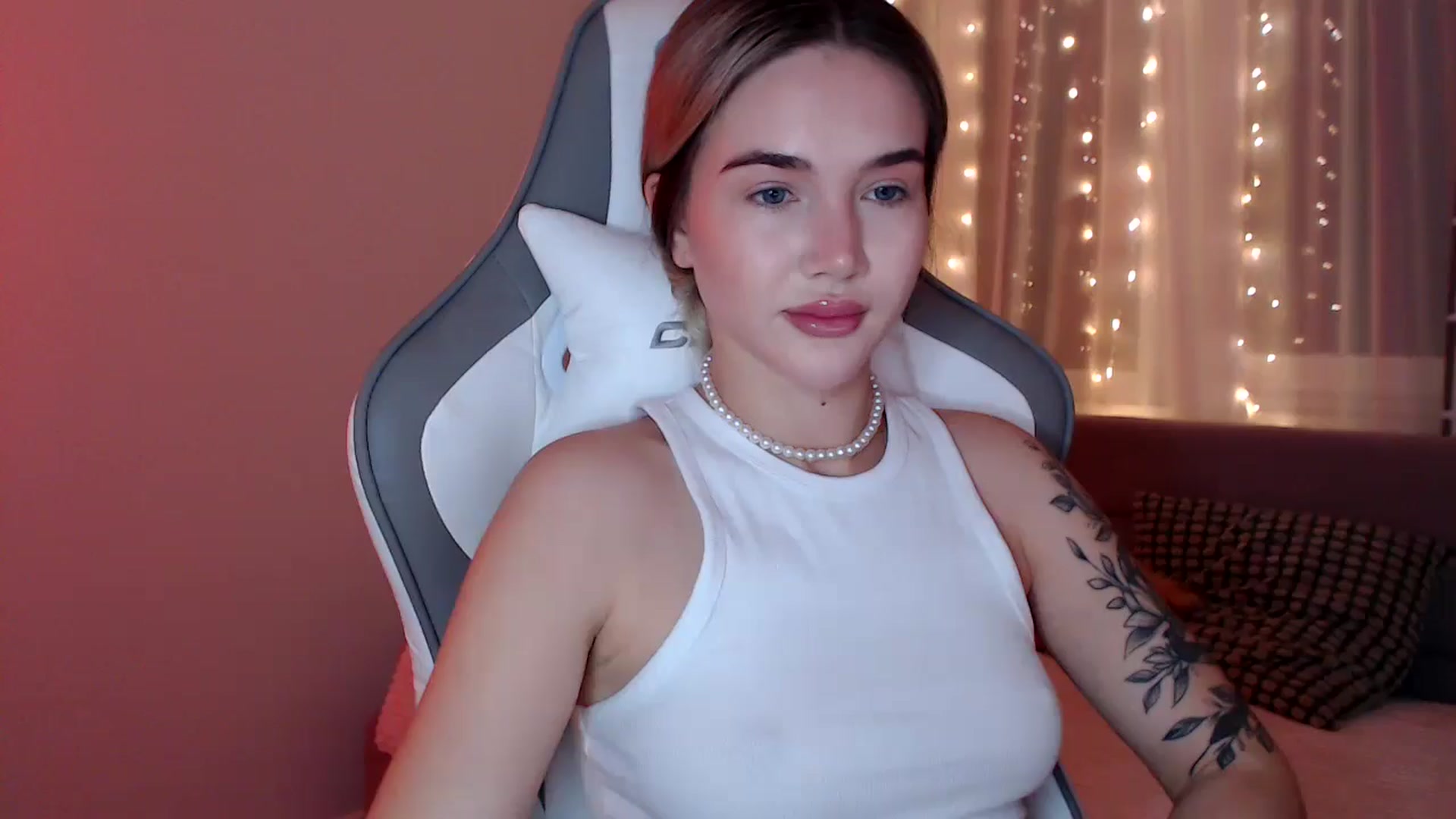 Gallery image thumbnail from HolyMeow's myfreecams stream on, 05/29/2025, 20:54 image 12 of 20