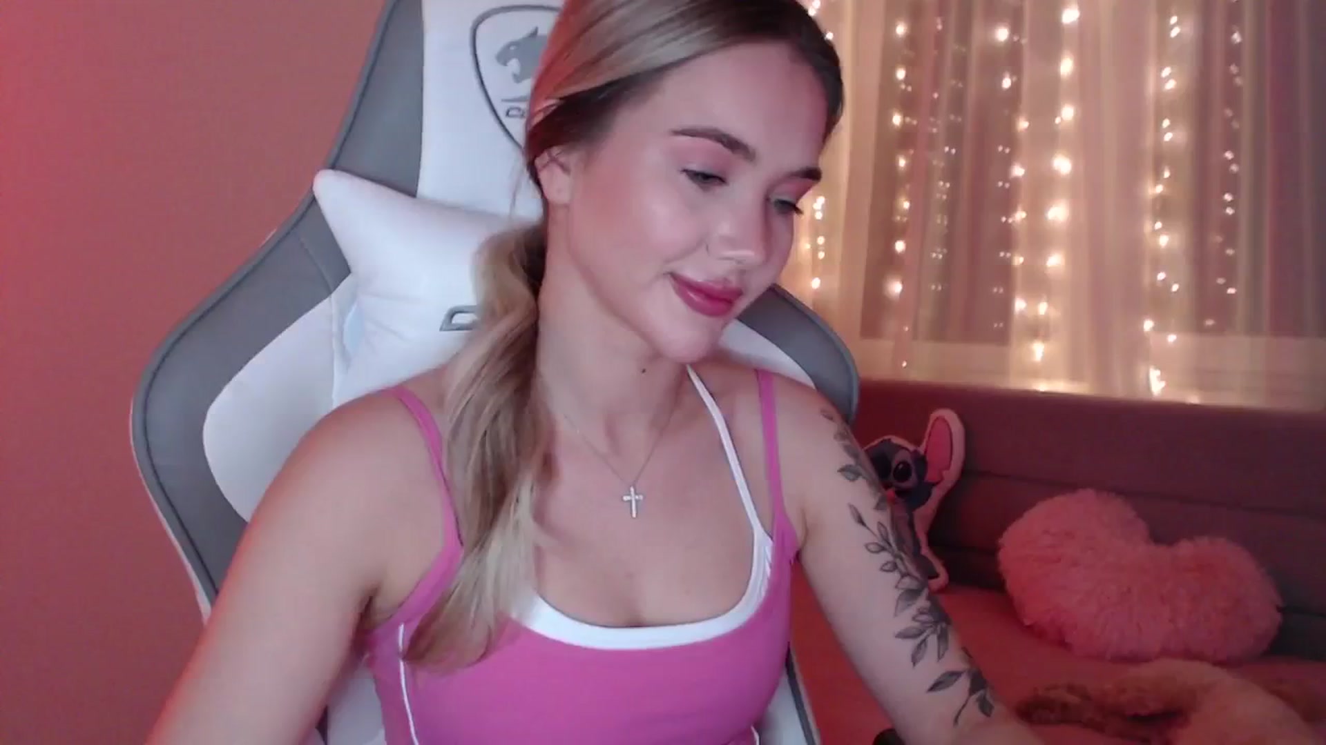 Gallery image thumbnail from HolyMeow's myfreecams stream on, 06/07/2025, 20:13 image 20 of 20
