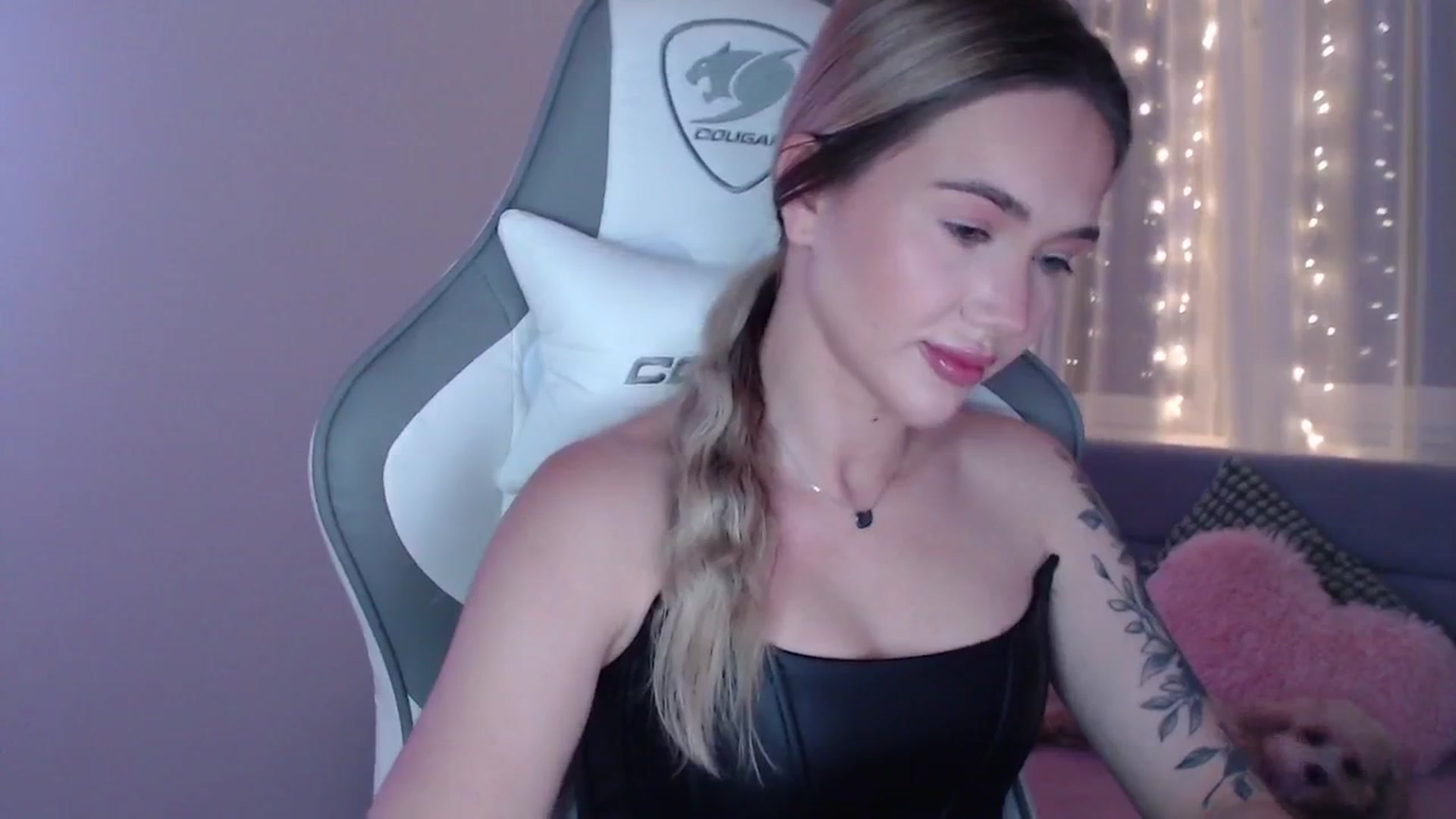 Gallery image thumbnail from HolyMeow's myfreecams stream on, 06/12/2025, 20:57 image 3 of 20