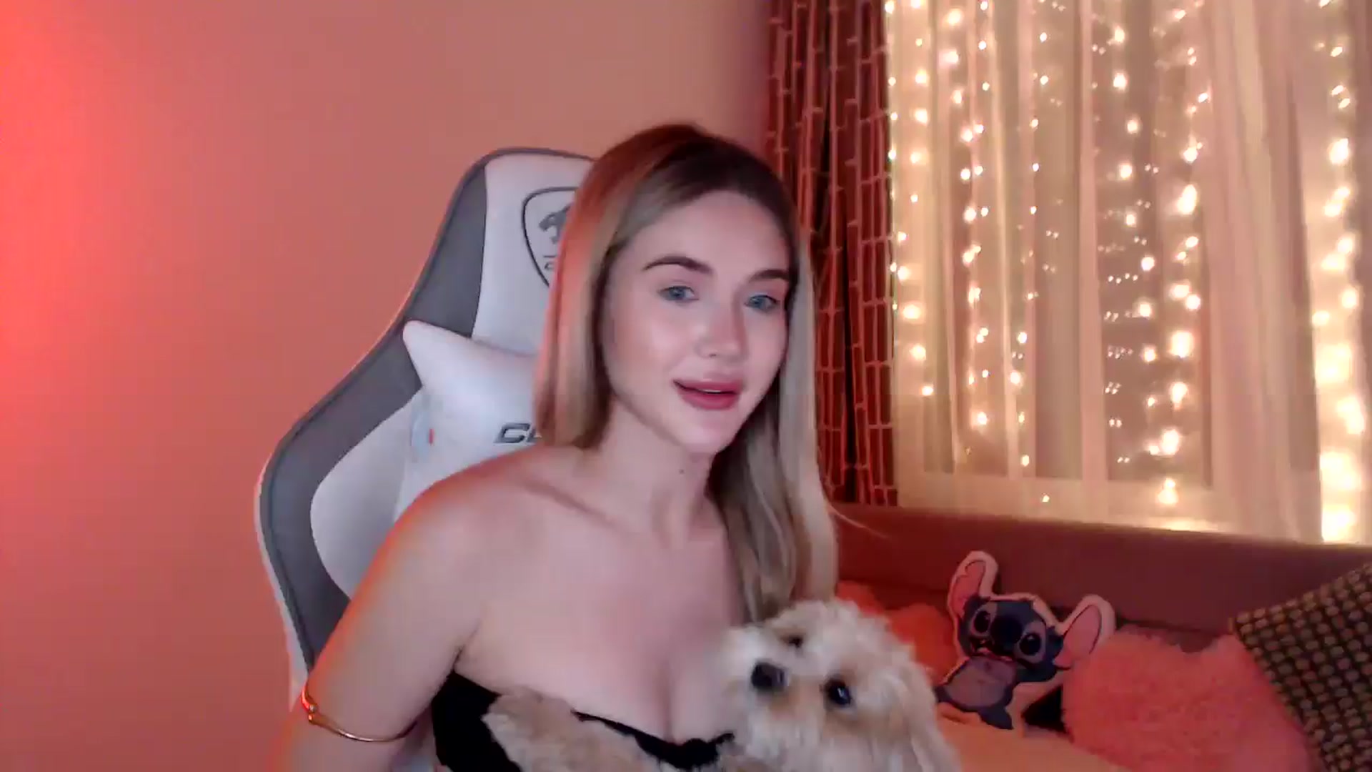 Gallery image thumbnail from HolyMeow's myfreecams stream on, 06/21/2025, 23:46 image 18 of 20