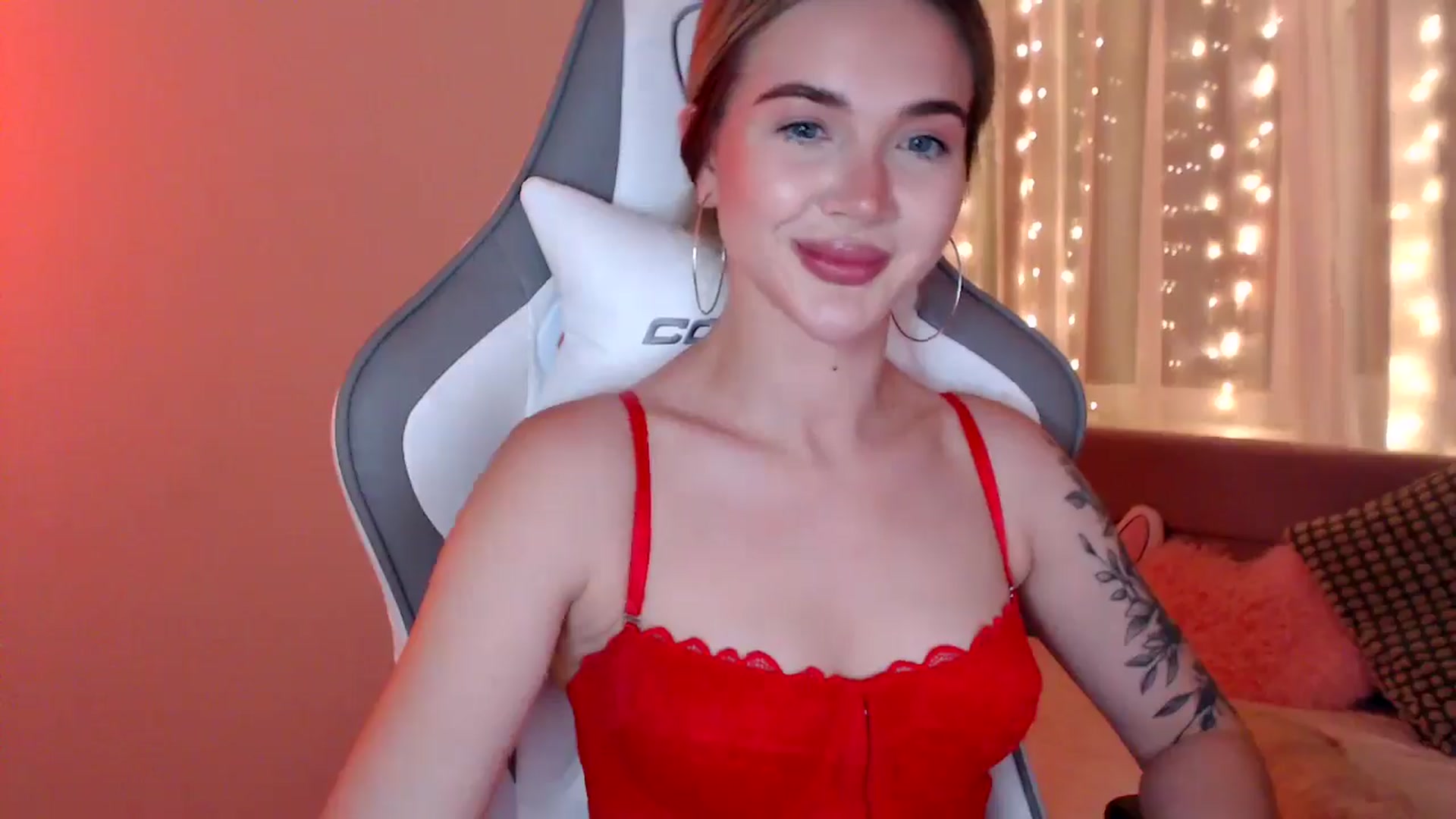 Gallery image thumbnail from HolyMeow's myfreecams stream on, 06/22/2025, 22:07 image 8 of 20