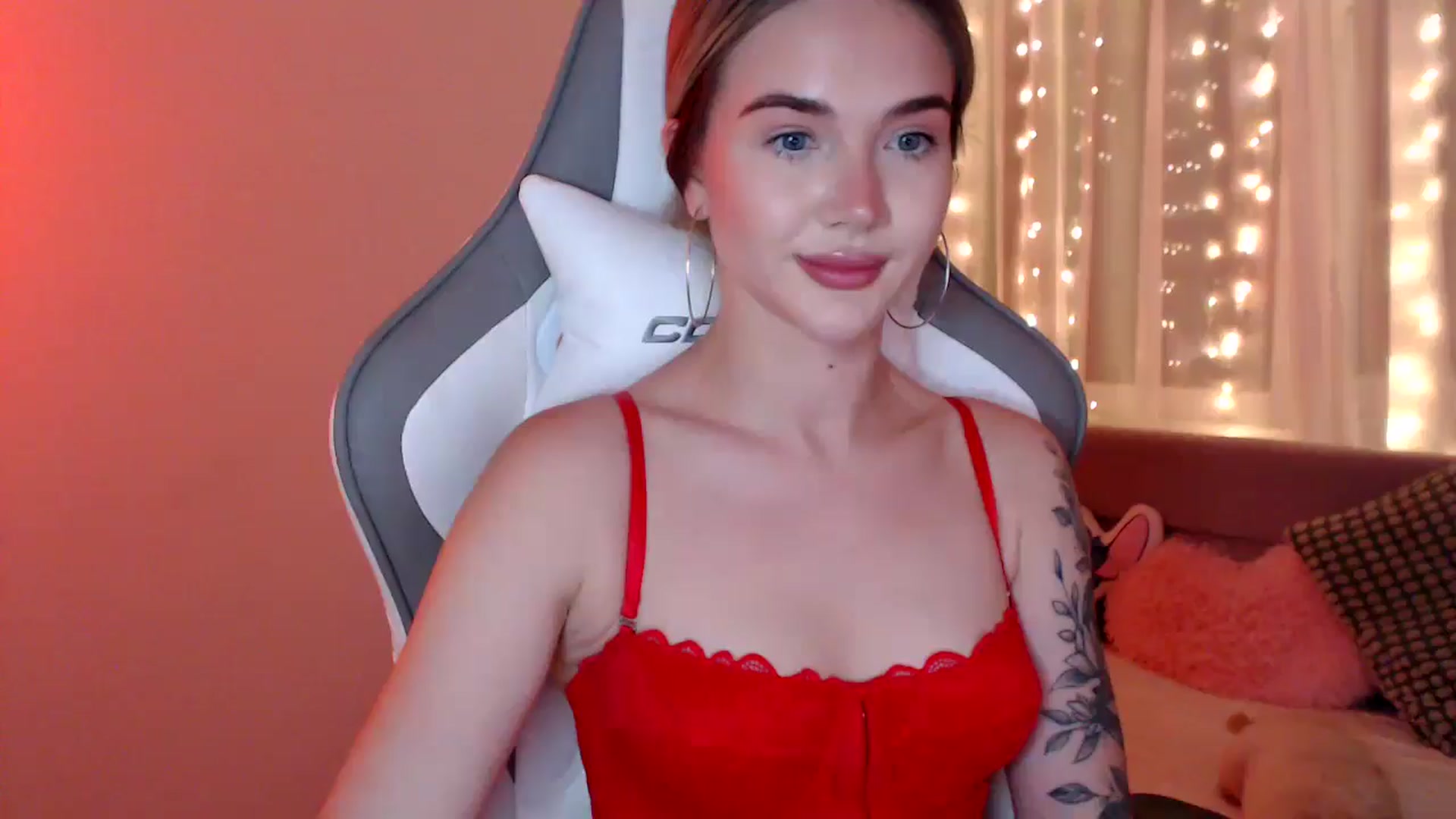 Gallery image thumbnail from HolyMeow's myfreecams stream on, 06/22/2025, 22:07 image 9 of 20