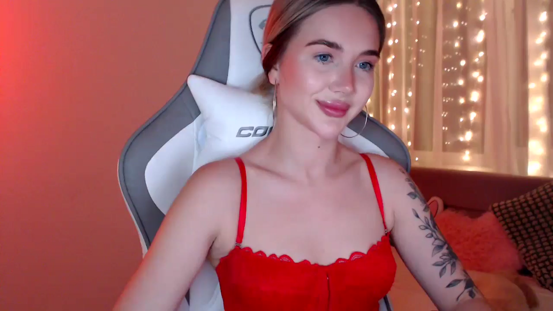 Gallery image thumbnail from HolyMeow's myfreecams stream on, 06/22/2025, 22:07 image 20 of 20