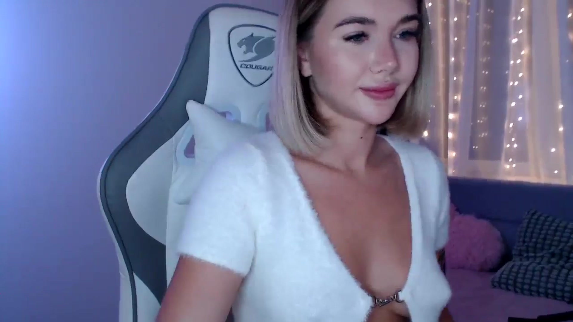 Gallery image thumbnail from HolyMeow's myfreecams stream on, 10/08/2025, 24:21 image 20 of 20