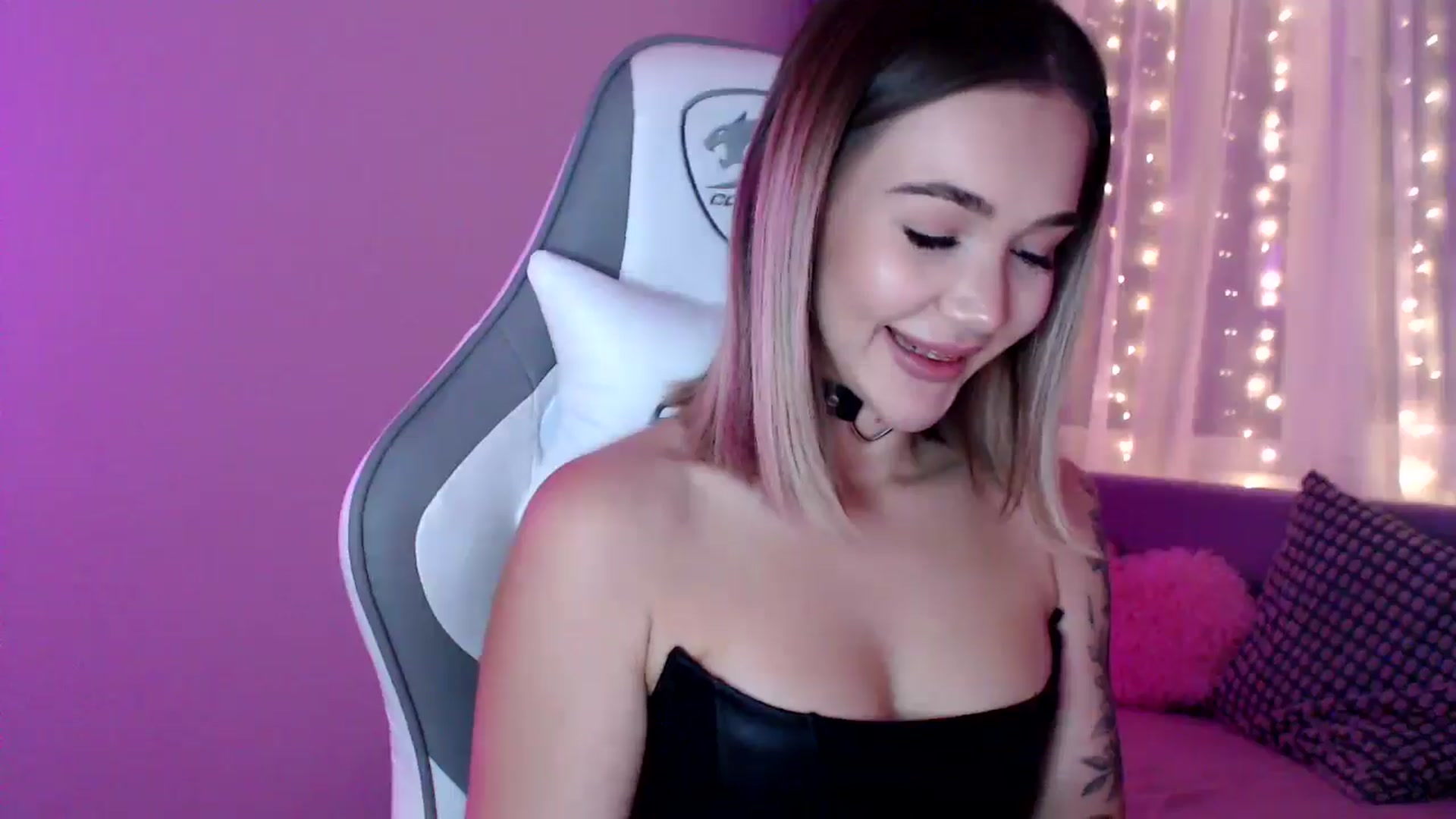Gallery image thumbnail from HolyMeow's myfreecams stream on, 01/02/2026, 03:04 image 9 of 20
