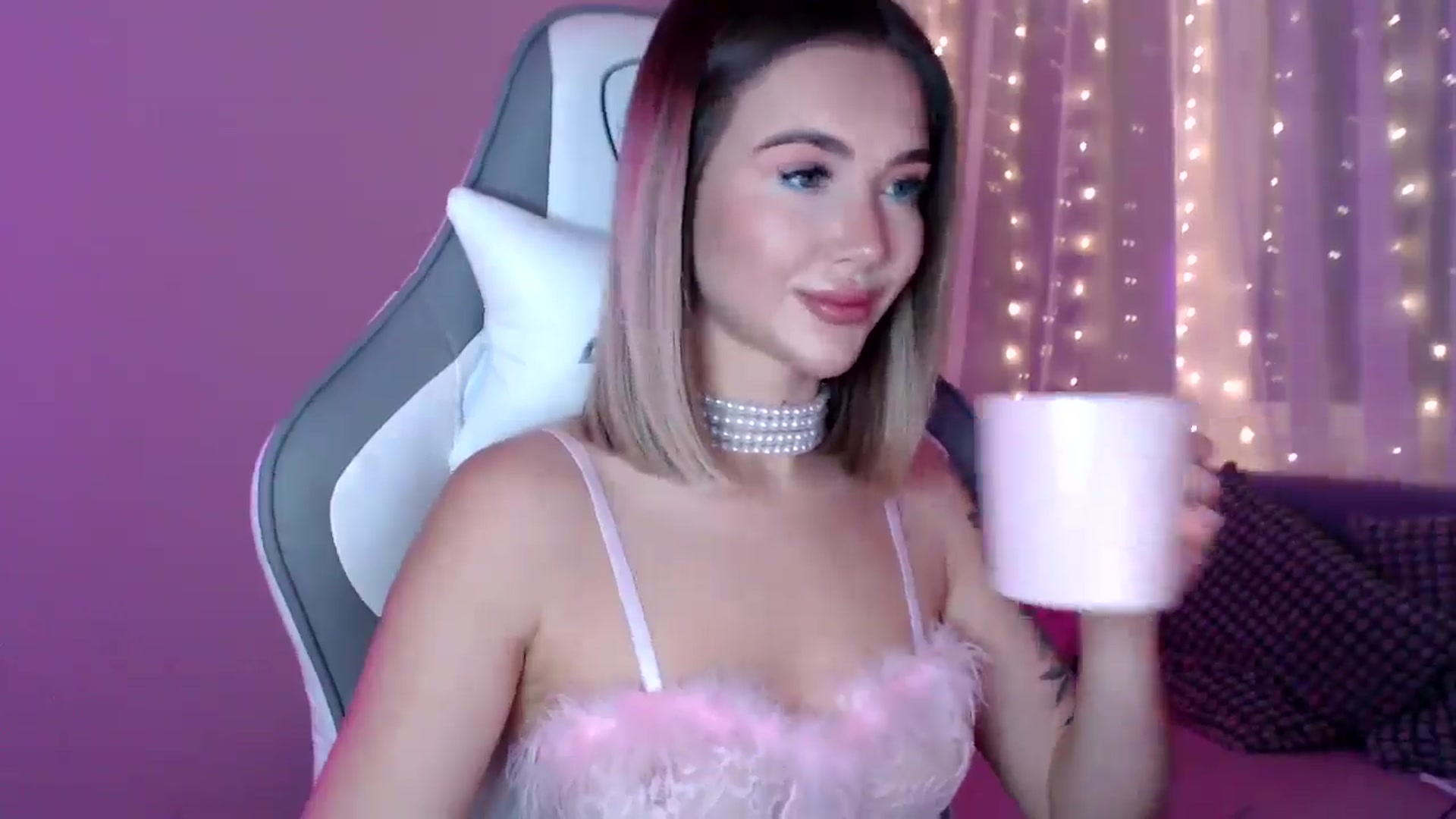 Gallery image thumbnail from HolyMeow's myfreecams stream on, 01/12/2026, 02:17 image 10 of 20