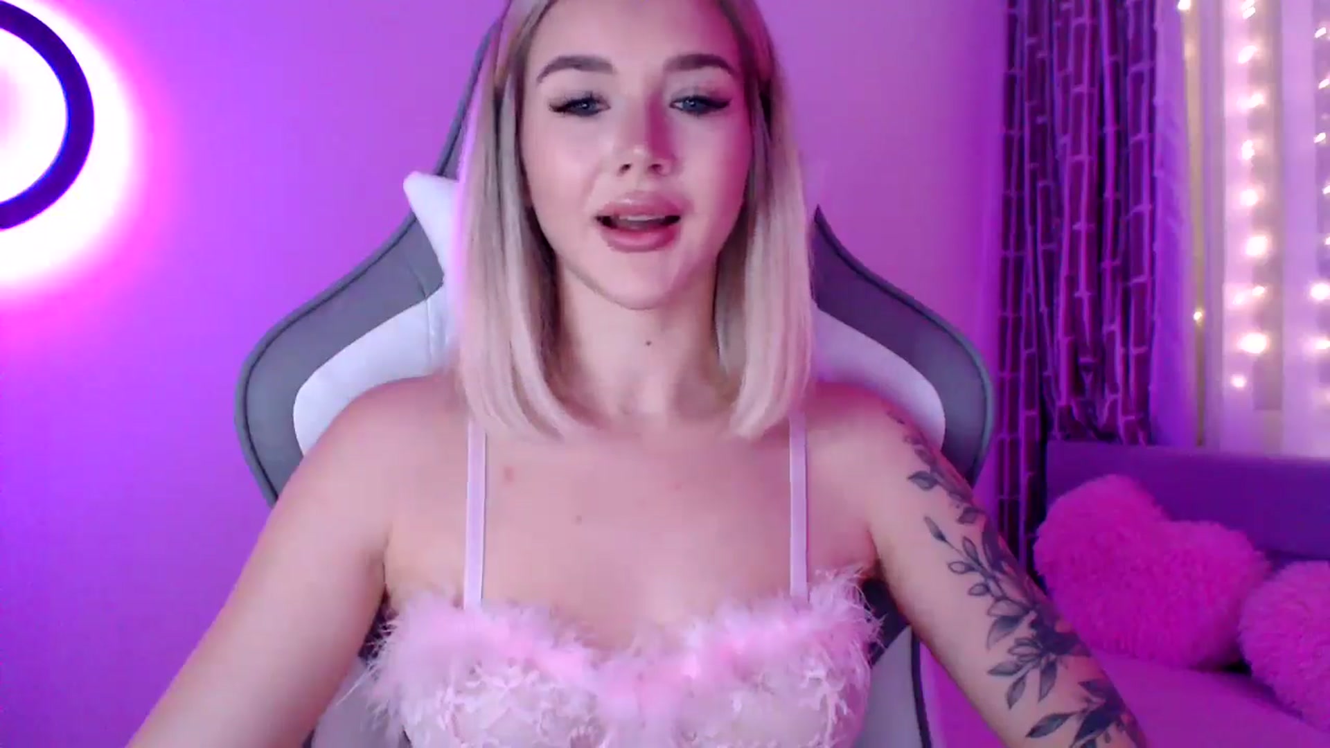 Gallery image thumbnail from HolyMeow's myfreecams stream on, 02/28/2026, 01:47 image 17 of 20