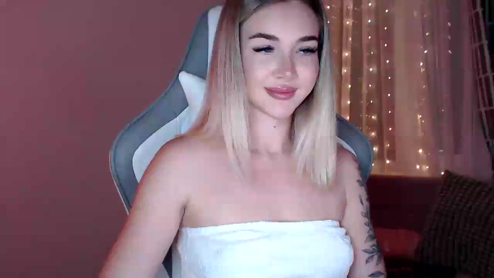 Gallery image thumbnail from HolyMeow's myfreecams stream on, 06/24/2026, 20:07 image 2 of 20