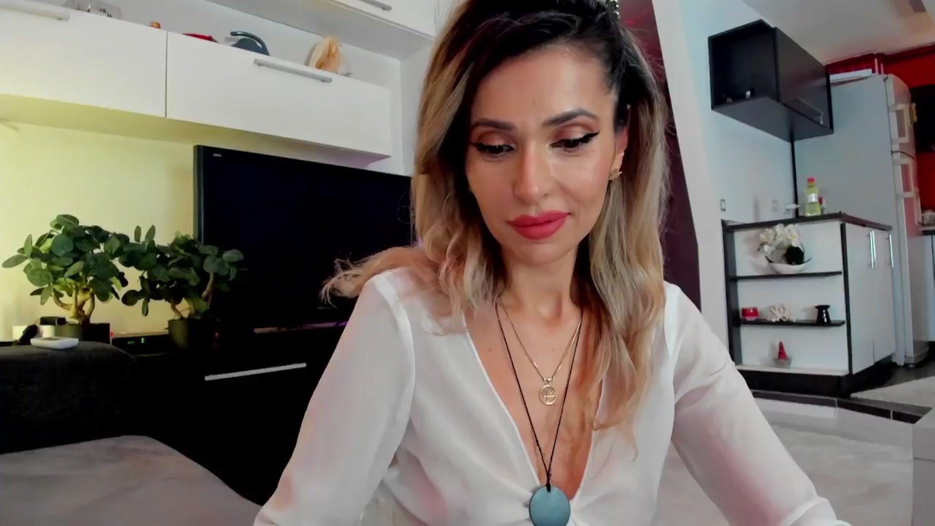 Gallery image thumbnail from HolyVirgin_'s myfreecams stream on, 03/22/2024, 23:32 image 16 of 20