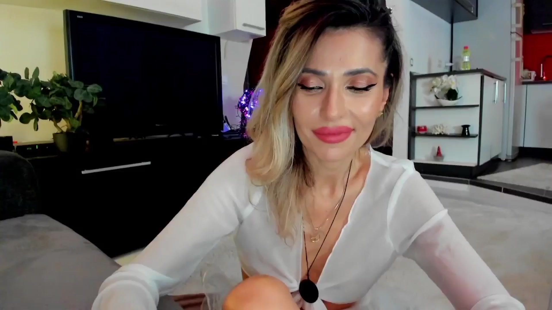 Gallery image thumbnail from HolyVirgin_'s myfreecams stream on, 03/22/2024, 23:32 image 8 of 20
