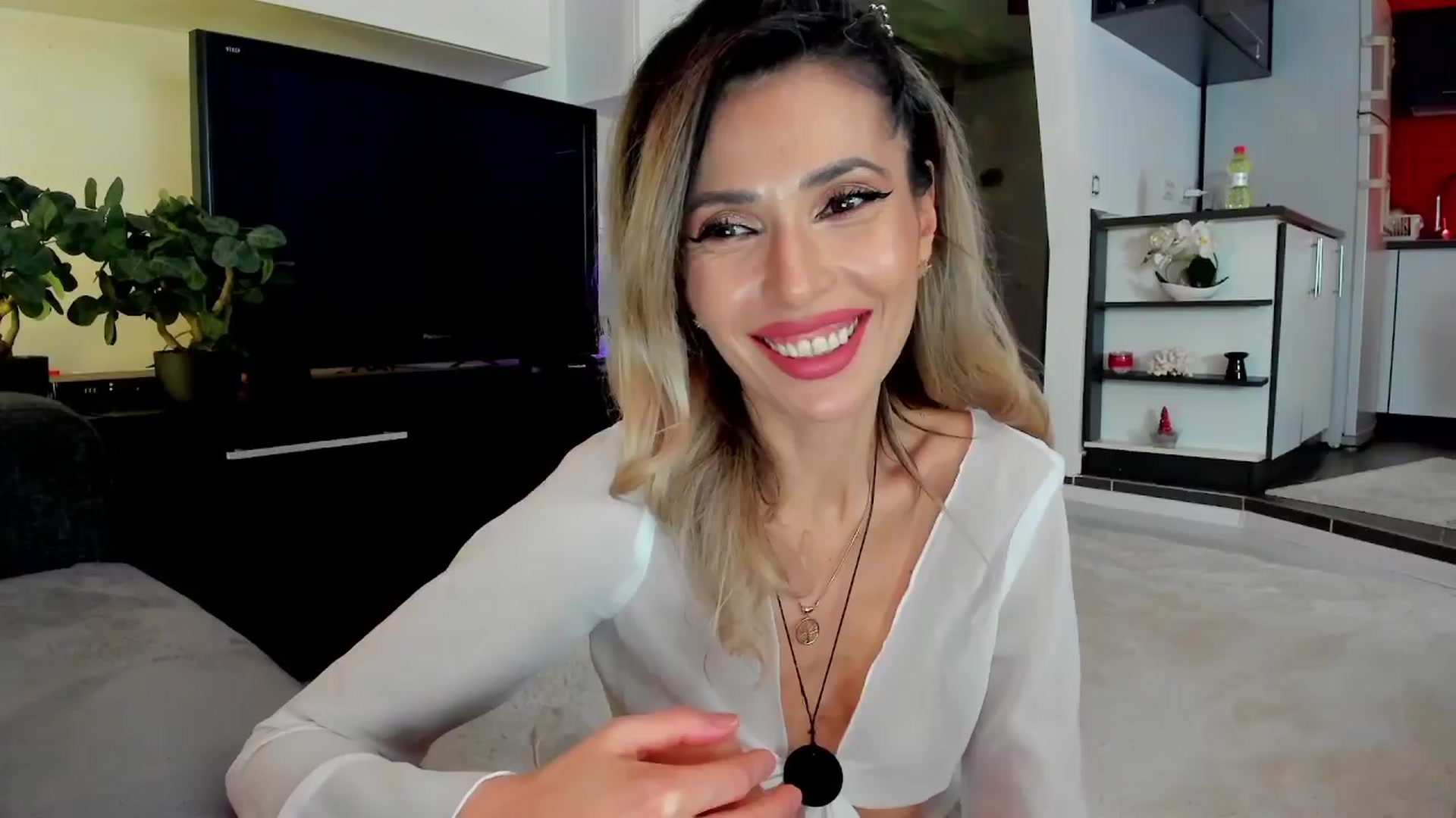 Gallery image thumbnail from HolyVirgin_'s myfreecams stream on, 03/22/2024, 23:32 image 2 of 20