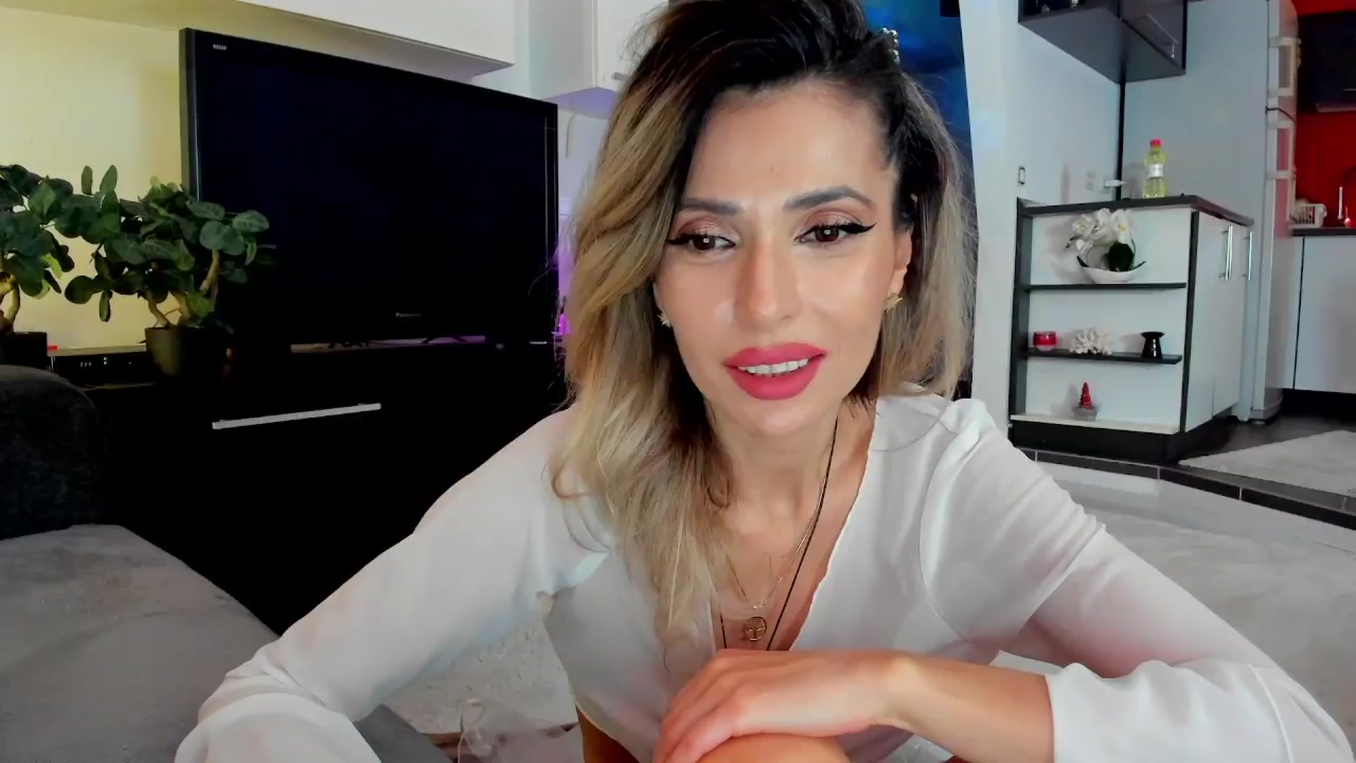 Gallery image thumbnail from HolyVirgin_'s myfreecams stream on, 03/22/2024, 23:32 image 4 of 20
