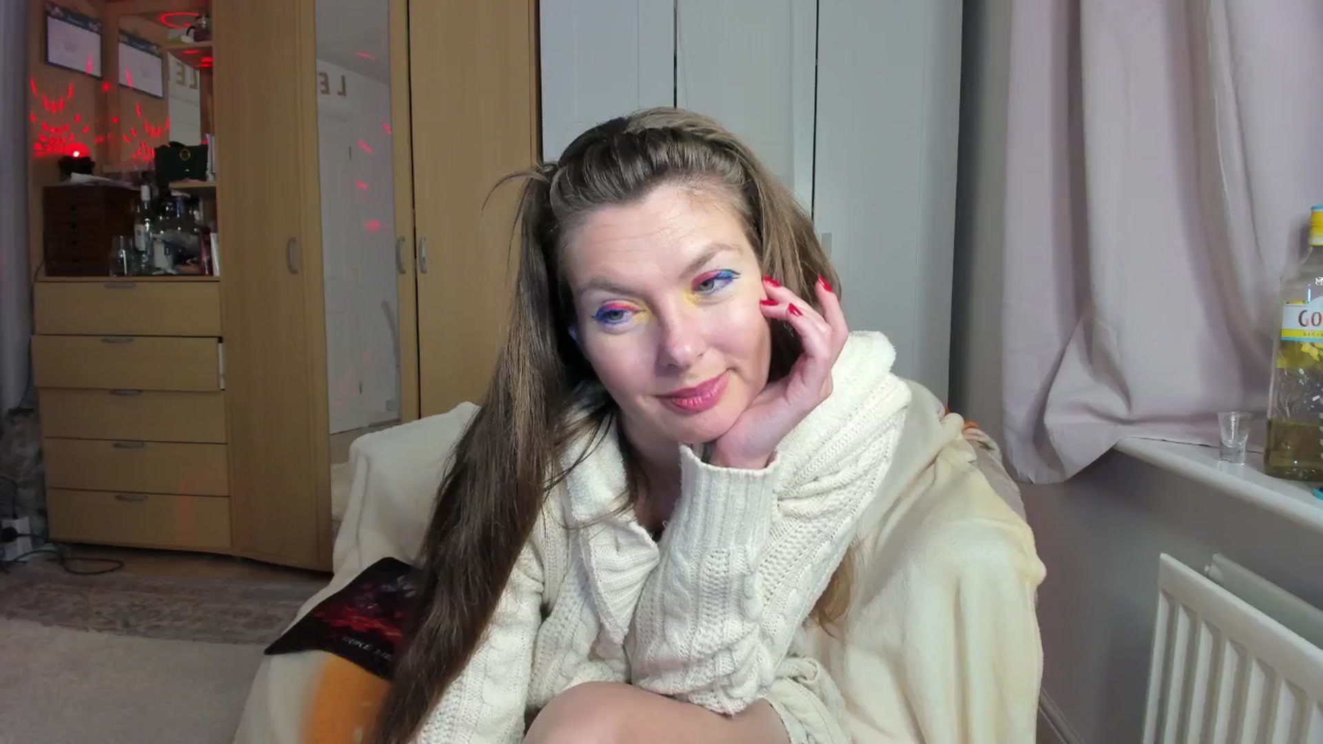 Gallery image thumbnail from HolzKoepfchen's myfreecams stream on, 01/02/2026, 24:29 image 13 of 20