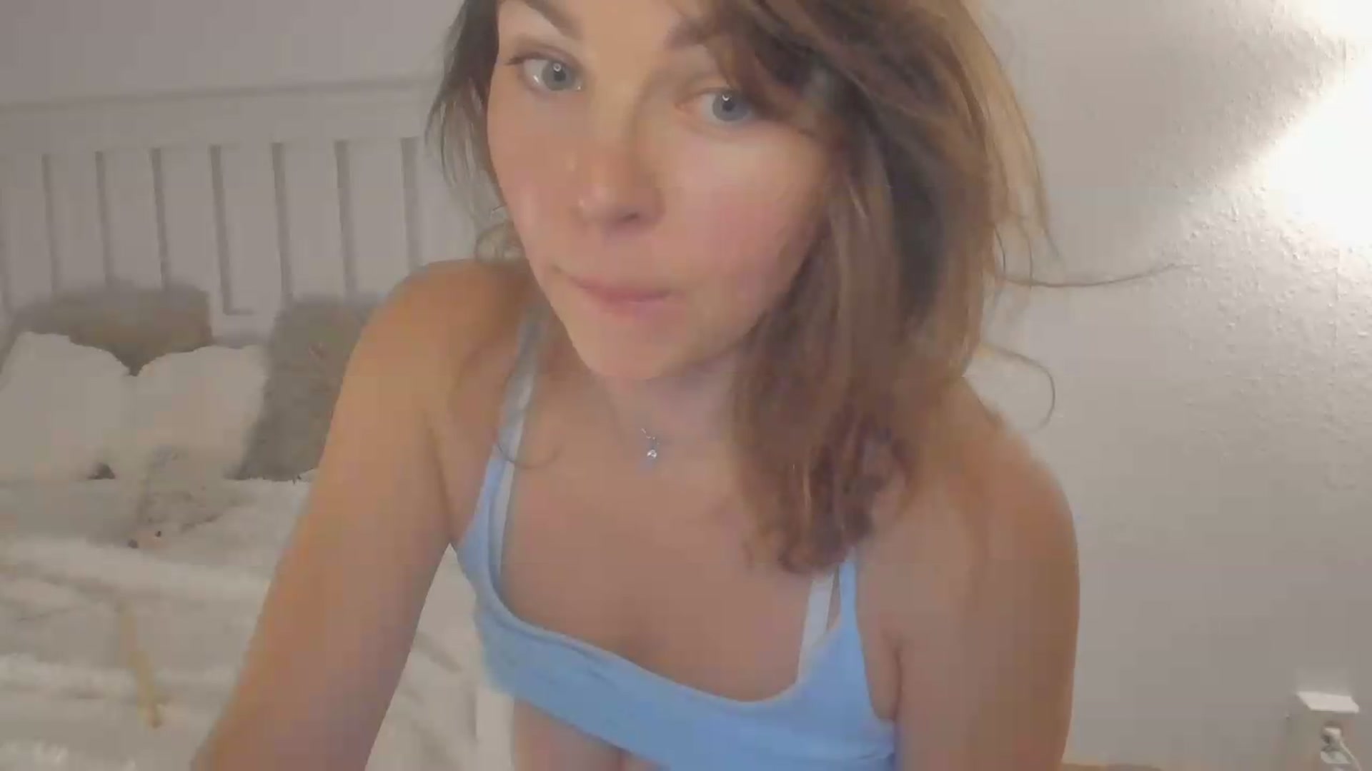 Gallery image thumbnail from Homegirll's myfreecams stream on, 08/28/2026, 16:58 image 17 of 20
